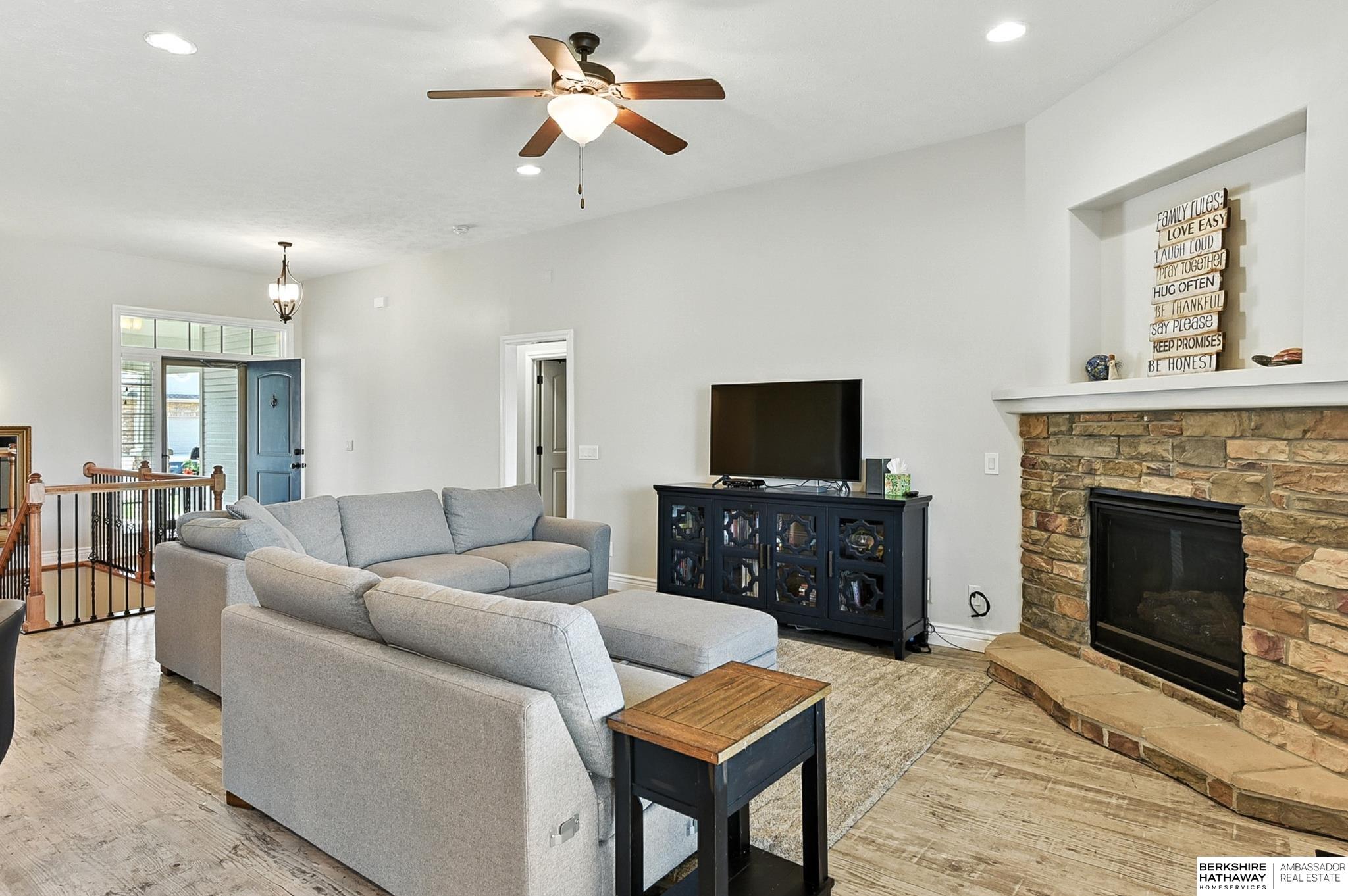 Papillion, Nebraska 68046, United States, 4 Bedrooms Bedrooms, ,3 BathroomsBathrooms,Residential,Active,195032