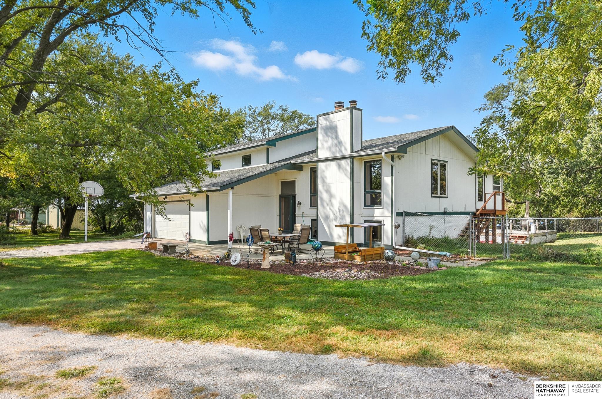 Blair, Nebraska 68008, United States, 4 Bedrooms Bedrooms, ,3 BathroomsBathrooms,Residential,Active,212049