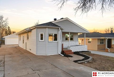 Photo of 3821 Emiline Street, Omaha, NE 68147 (MLS # 22600170)