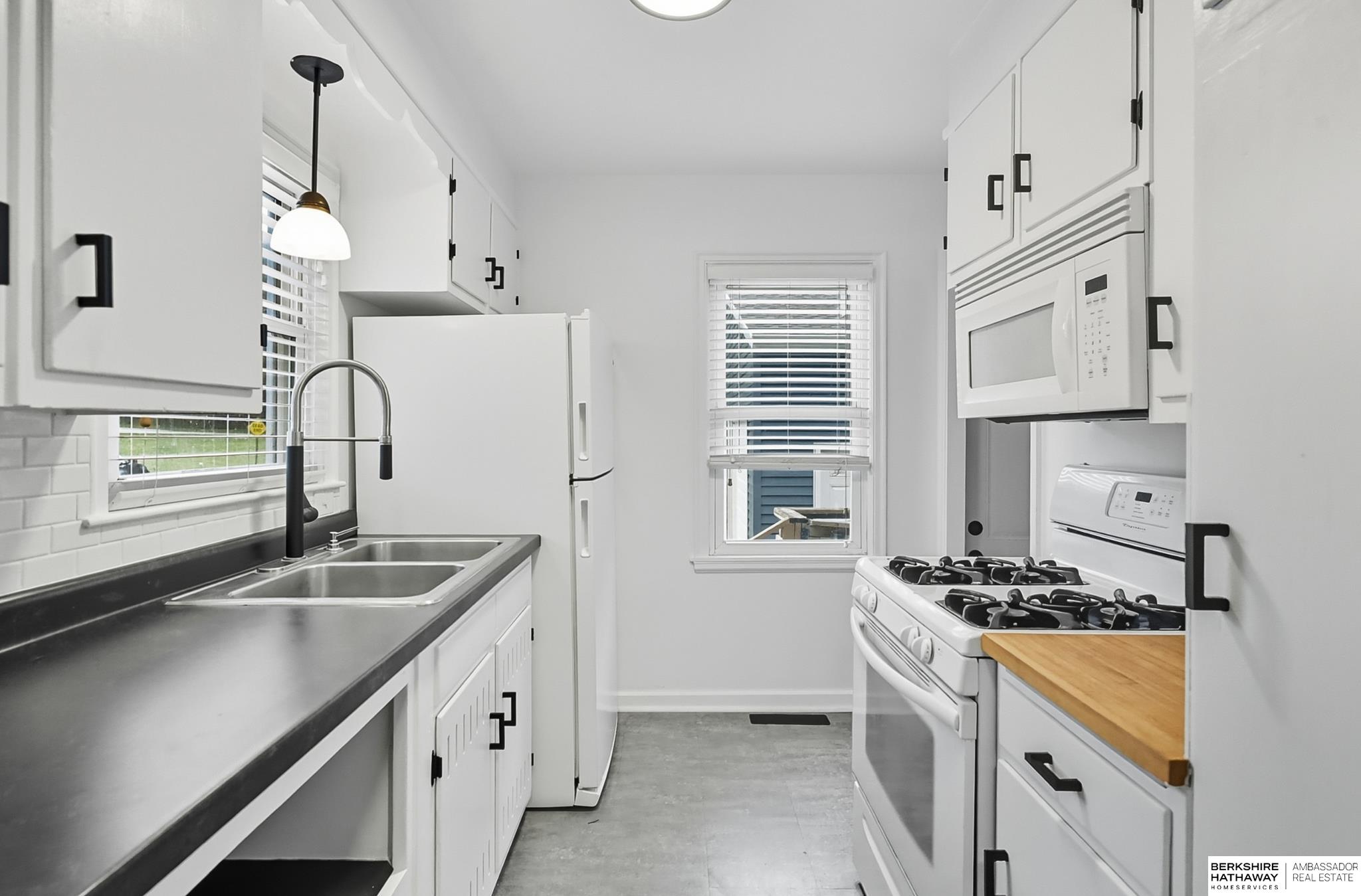 Wahoo, Nebraska 68066, United States, 4 Bedrooms Bedrooms, ,2 BathroomsBathrooms,Residential,Pending,212761