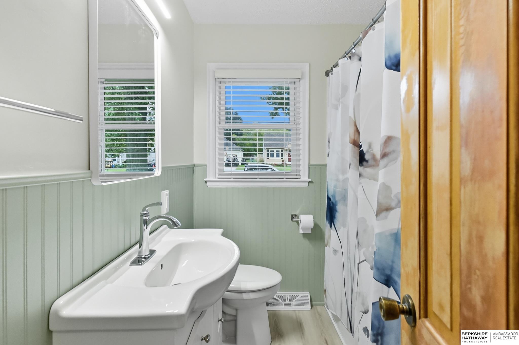 Wahoo, Nebraska 68066, United States, 4 Bedrooms Bedrooms, ,2 BathroomsBathrooms,Residential,Pending,212761