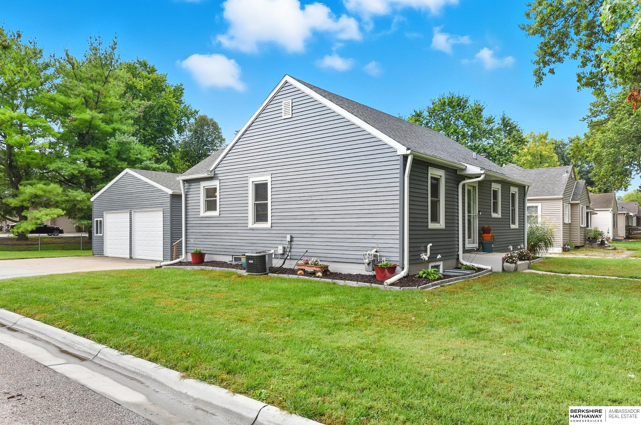 Wahoo, Nebraska 68066, United States, 4 Bedrooms Bedrooms, ,2 BathroomsBathrooms,Residential,Pending,212761