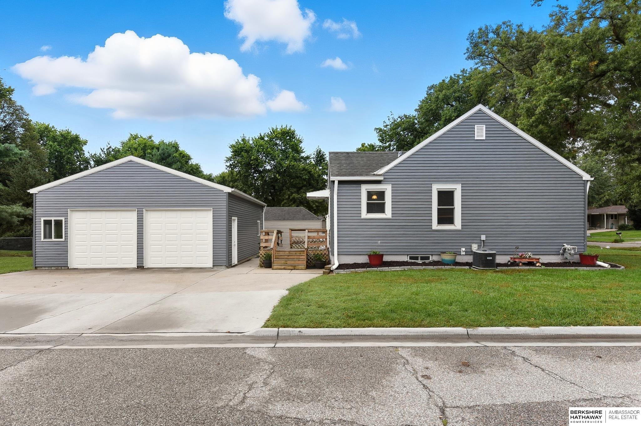 Wahoo, Nebraska 68066, United States, 4 Bedrooms Bedrooms, ,2 BathroomsBathrooms,Residential,Pending,212761