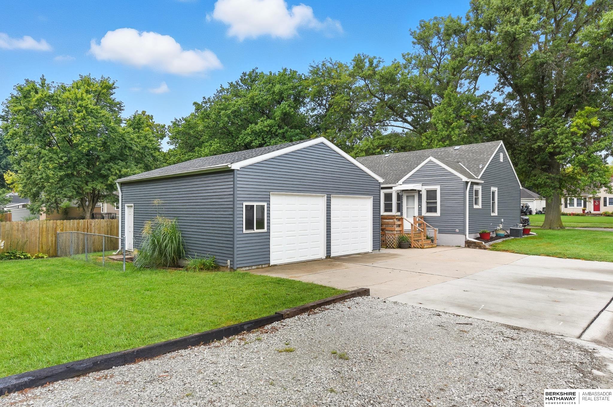 Wahoo, Nebraska 68066, United States, 4 Bedrooms Bedrooms, ,2 BathroomsBathrooms,Residential,Pending,212761