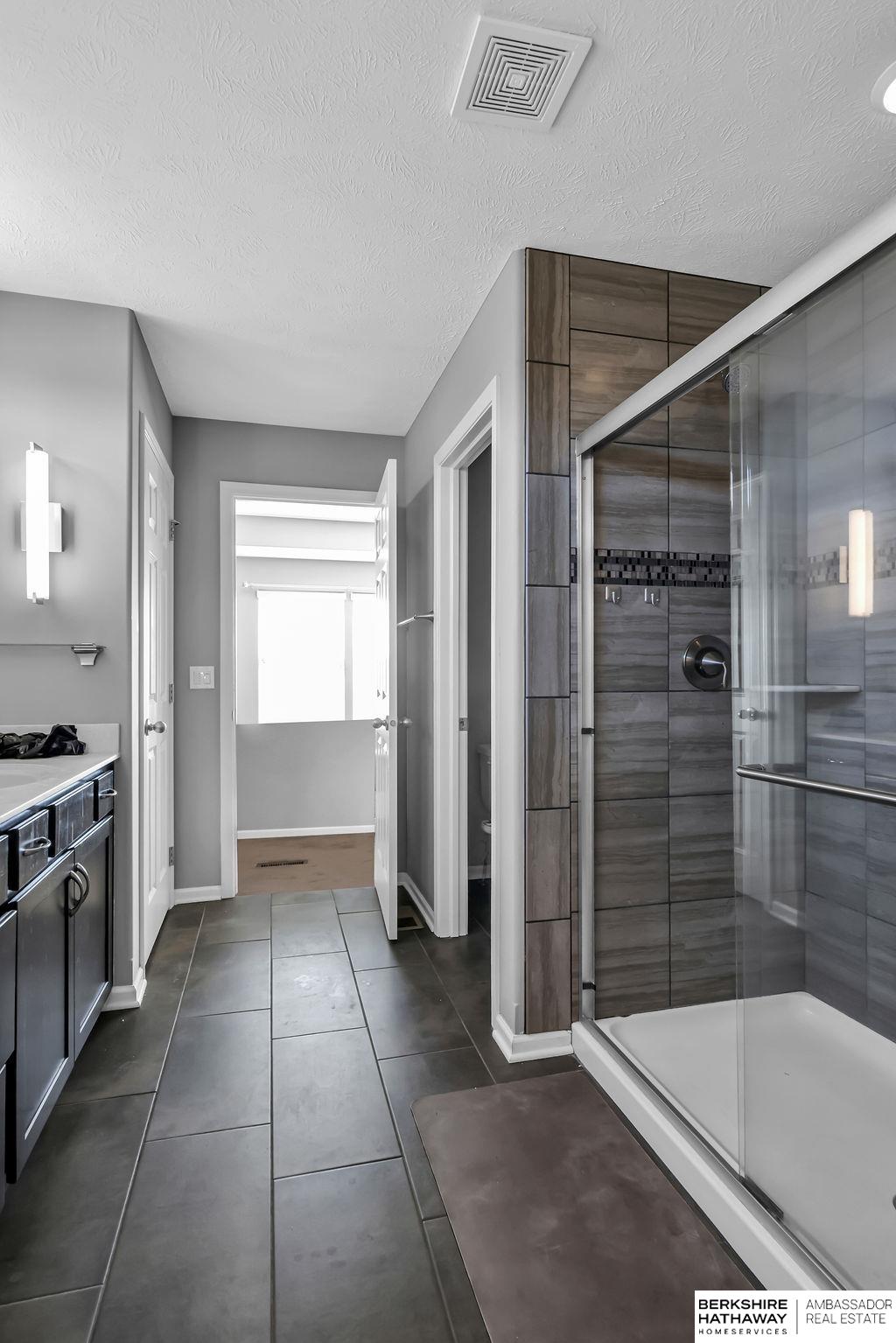 Omaha, Nebraska 68136, United States, 5 Bedrooms Bedrooms, ,2 BathroomsBathrooms,Residential,Active,173535