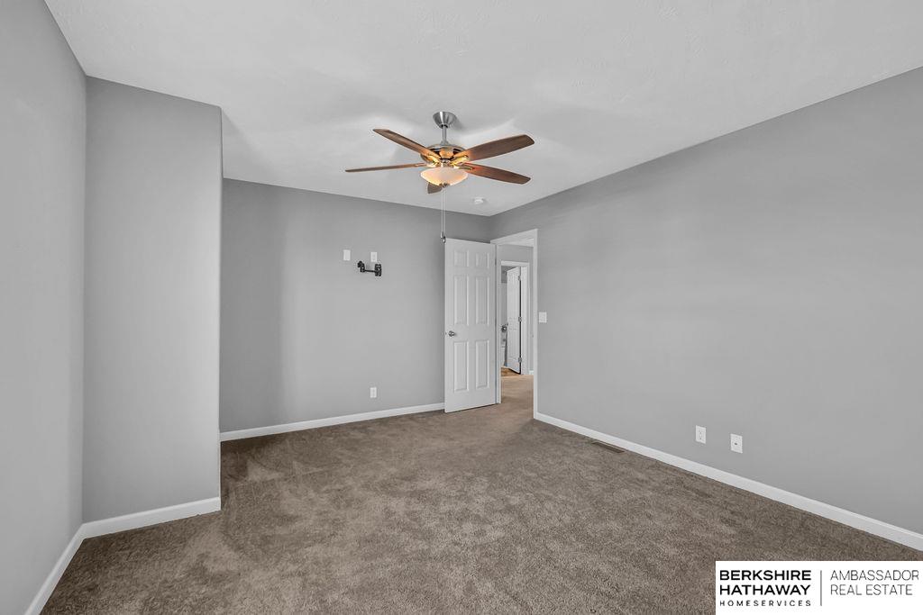 Omaha, Nebraska 68136, United States, 5 Bedrooms Bedrooms, ,2 BathroomsBathrooms,Residential,Active,173535