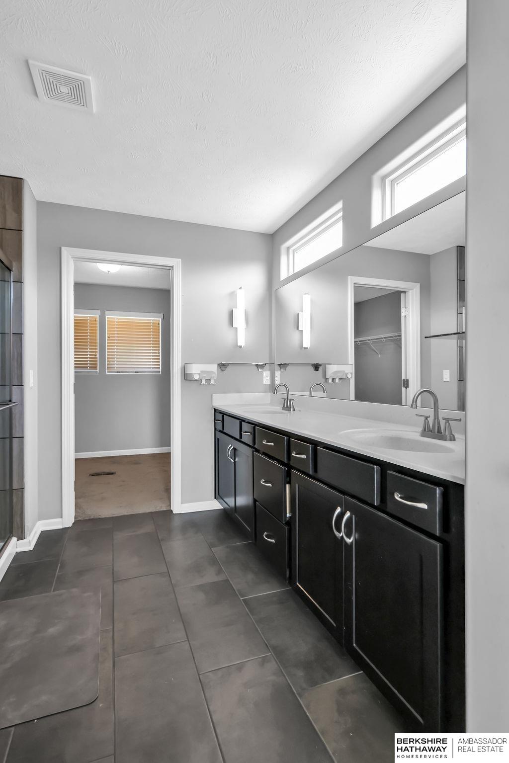 Omaha, Nebraska 68136, United States, 5 Bedrooms Bedrooms, ,2 BathroomsBathrooms,Residential,Active,173535