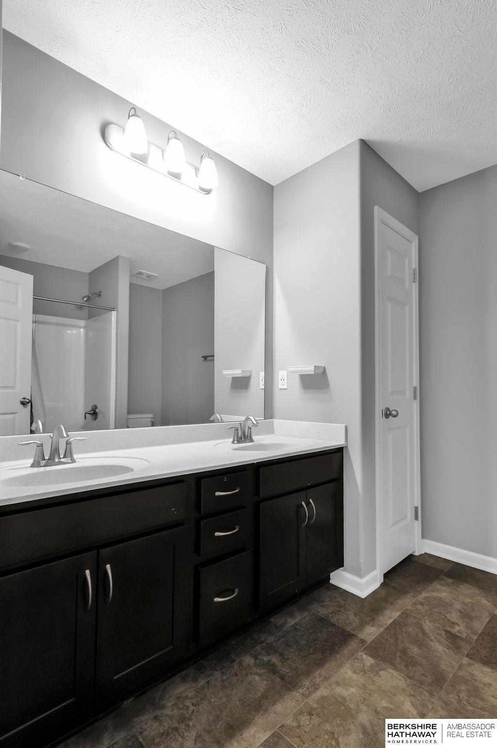 Omaha, Nebraska 68136, United States, 5 Bedrooms Bedrooms, ,2 BathroomsBathrooms,Residential,Active,173535