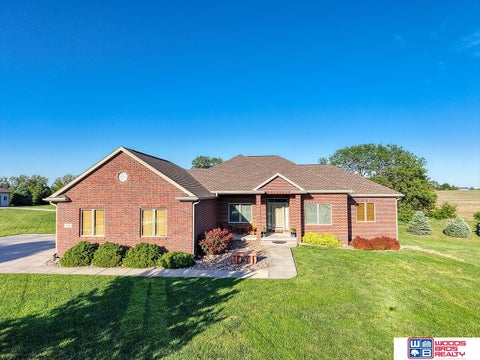Photo of 1900 N 129th Street, Lincoln, NE 68527 (MLS # 22613967)