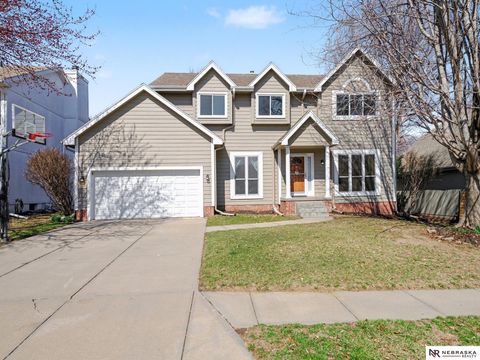 Photo of 13518 Taylor Street, Omaha, NE 68164 (MLS # 22610485)