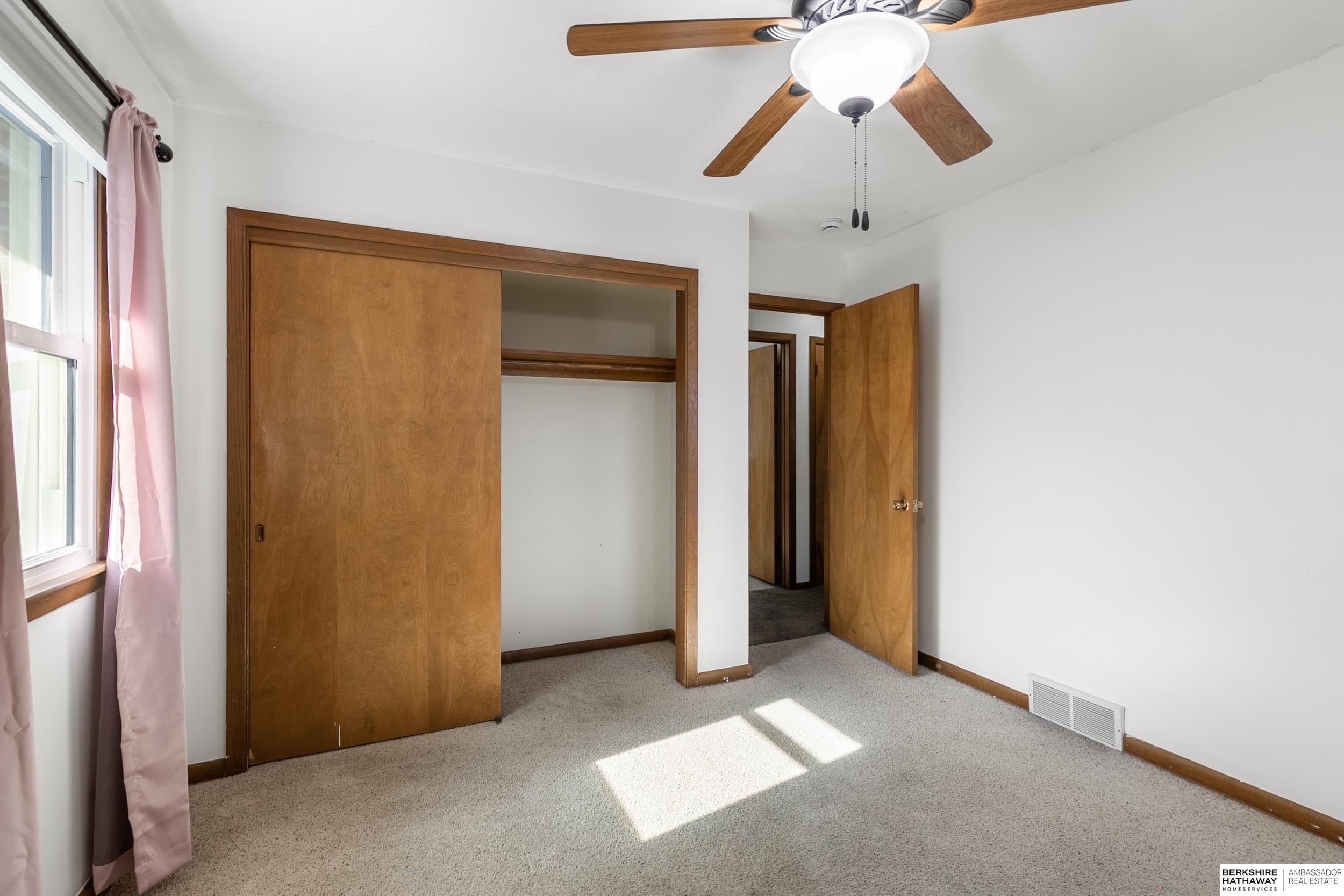 Lincoln, Nebraska 68505, United States, 4 Bedrooms Bedrooms, ,2 BathroomsBathrooms,Residential,Active,252644