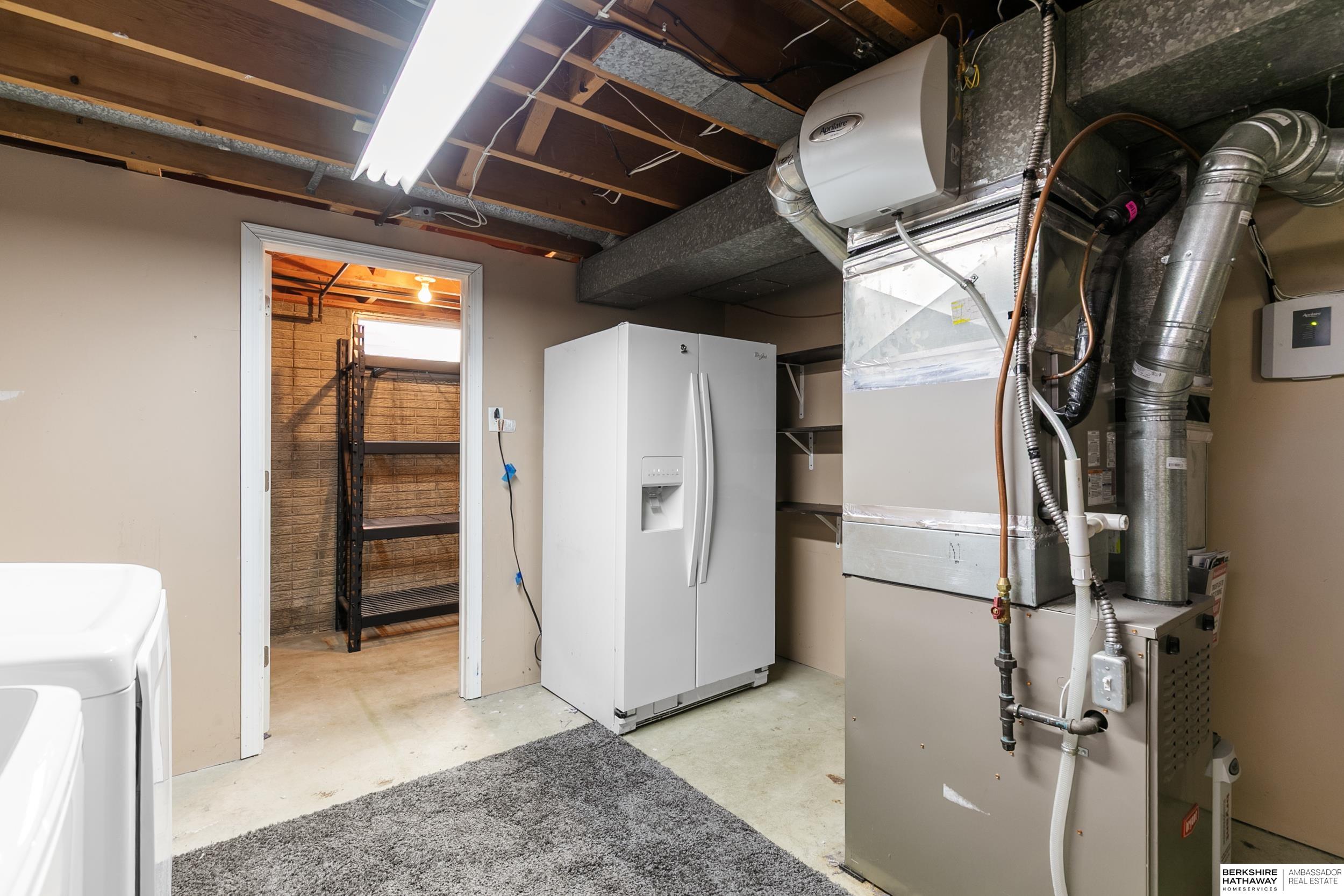 Lincoln, Nebraska 68505, United States, 4 Bedrooms Bedrooms, ,2 BathroomsBathrooms,Residential,Active,252644