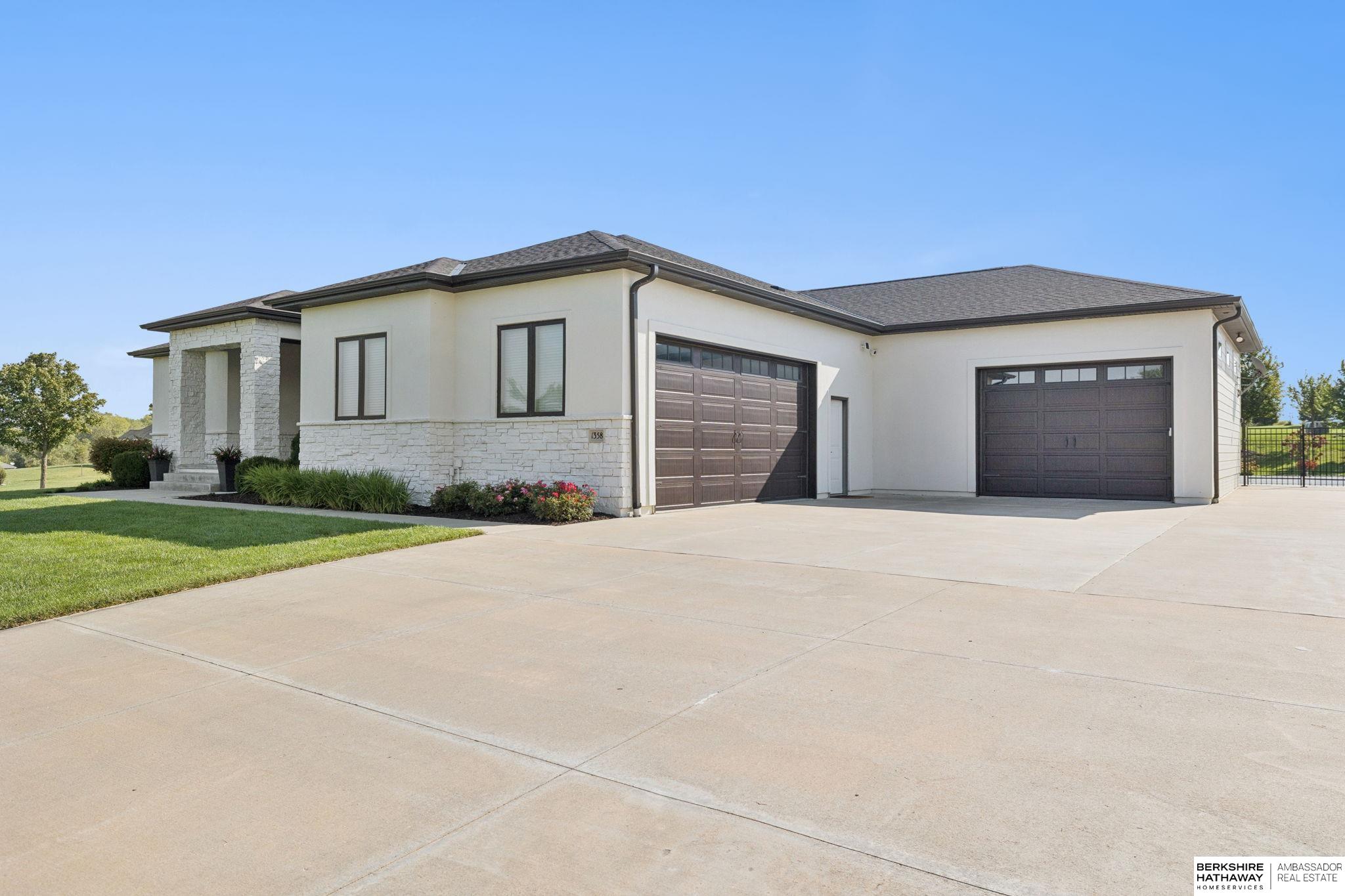 Eagle, Nebraska 68347, United States, 5 Bedrooms Bedrooms, ,3 BathroomsBathrooms,Residential,Active,217111