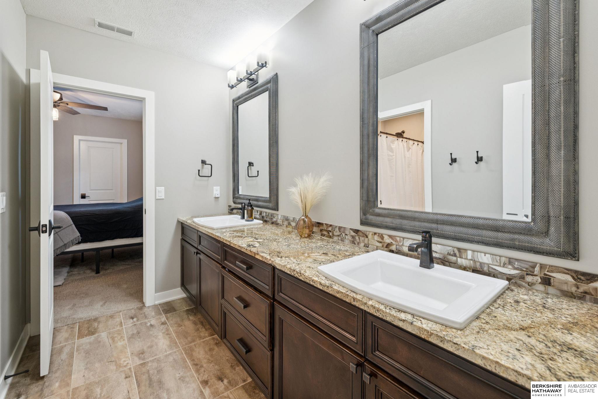 Eagle, Nebraska 68347, United States, 5 Bedrooms Bedrooms, ,3 BathroomsBathrooms,Residential,Active,217111