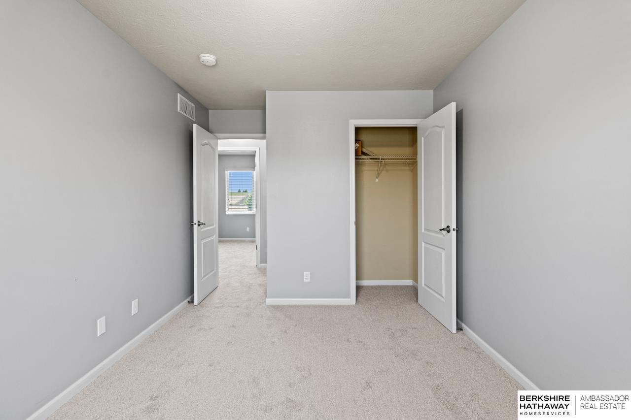 Omaha, Nebraska 68122, United States, 3 Bedrooms Bedrooms, ,2 BathroomsBathrooms,Residential,Pending,183344