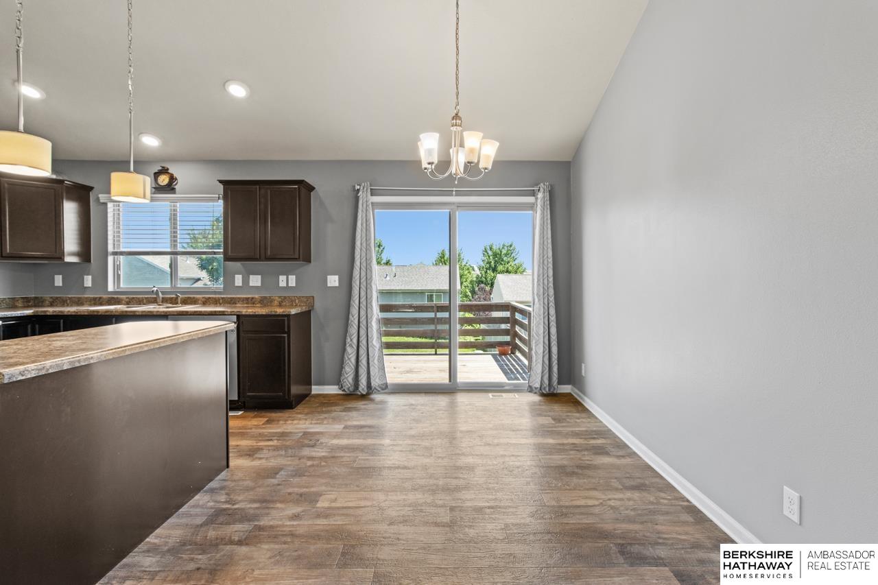 Omaha, Nebraska 68122, United States, 3 Bedrooms Bedrooms, ,2 BathroomsBathrooms,Residential,Pending,183344