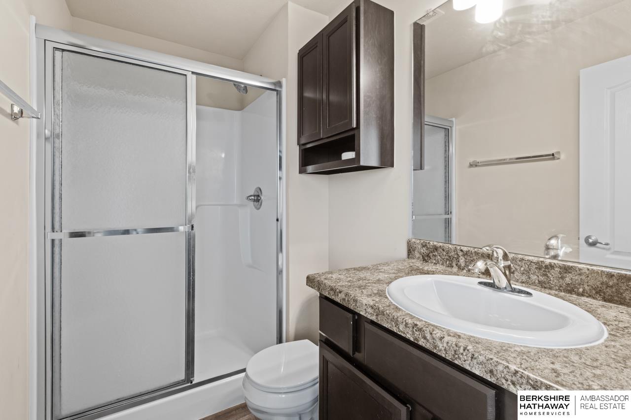 Omaha, Nebraska 68122, United States, 3 Bedrooms Bedrooms, ,2 BathroomsBathrooms,Residential,Pending,183344