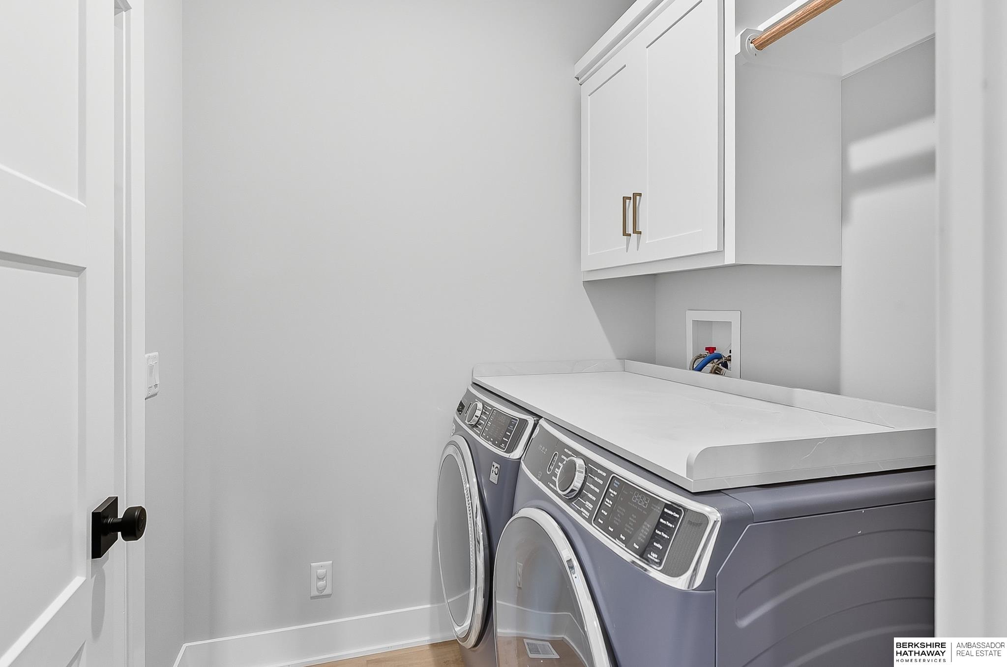 Elkhorn, Nebraska 68022, United States, 5 Bedrooms Bedrooms, ,3 BathroomsBathrooms,Residential,Active,220780