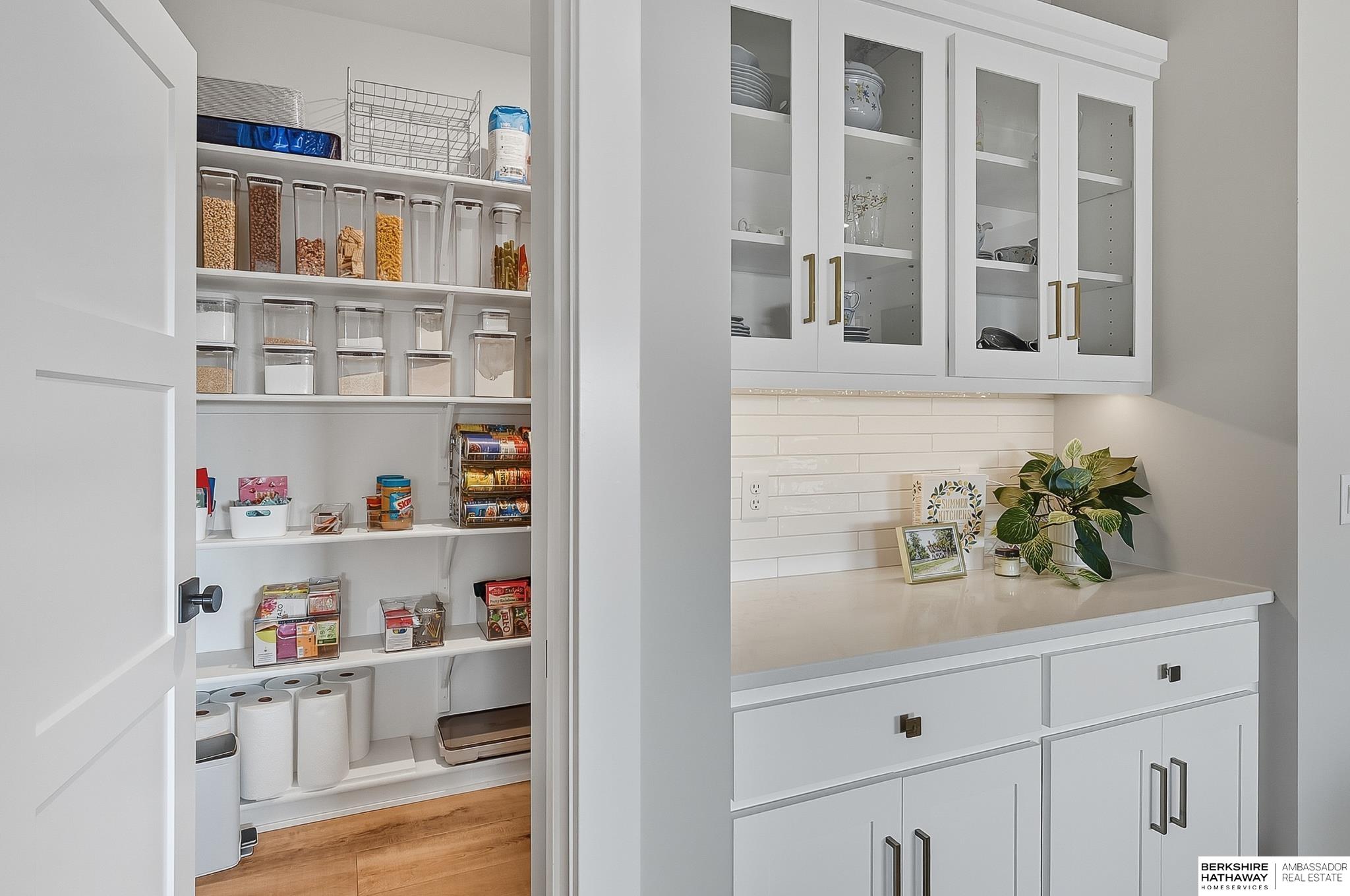 Elkhorn, Nebraska 68022, United States, 5 Bedrooms Bedrooms, ,3 BathroomsBathrooms,Residential,Active,220780