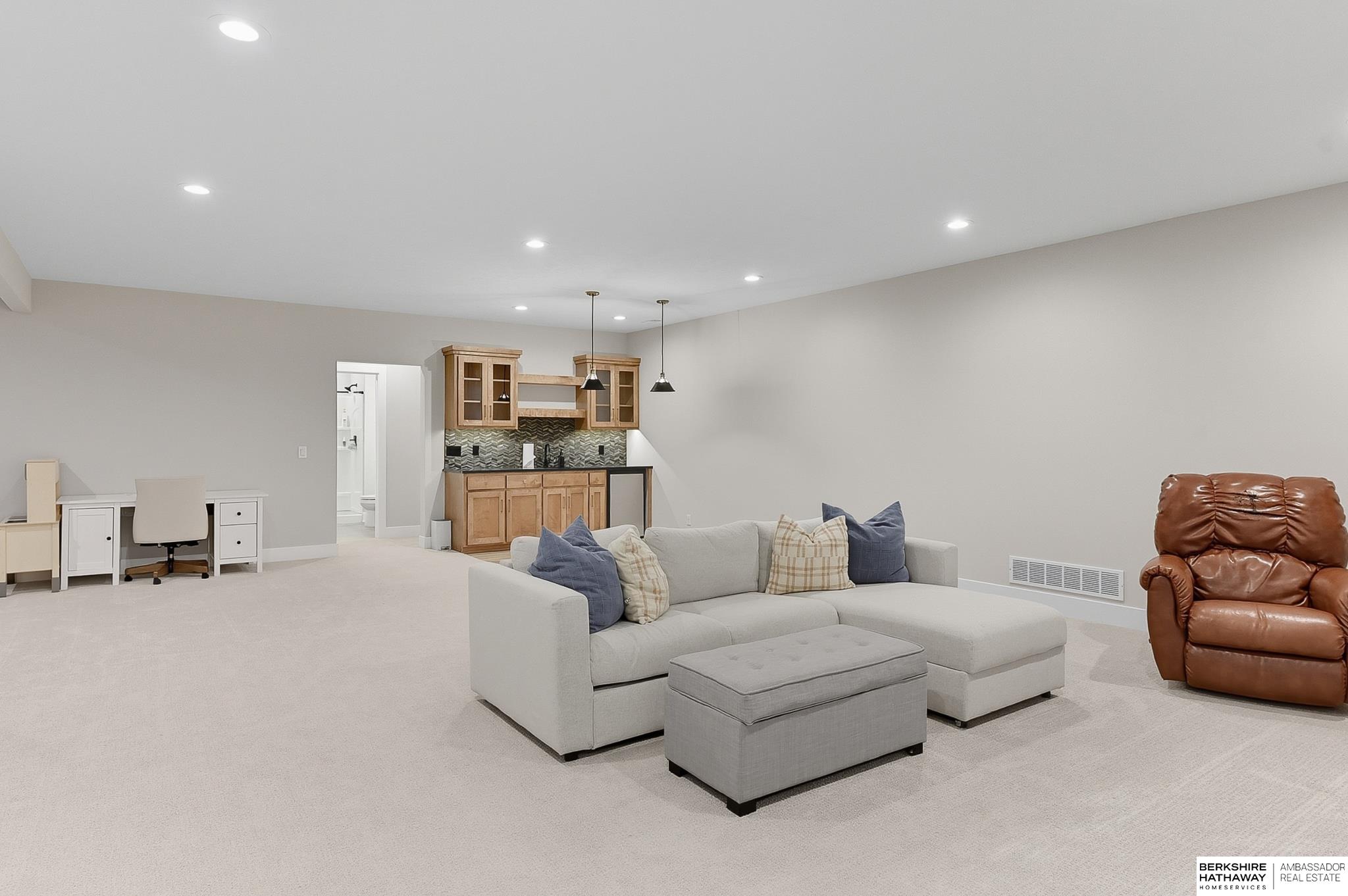 Elkhorn, Nebraska 68022, United States, 5 Bedrooms Bedrooms, ,3 BathroomsBathrooms,Residential,Active,220780