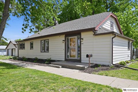 Photo of 3140 4th Avenue, Council Bluffs, IA 51501 (MLS # 22613792)