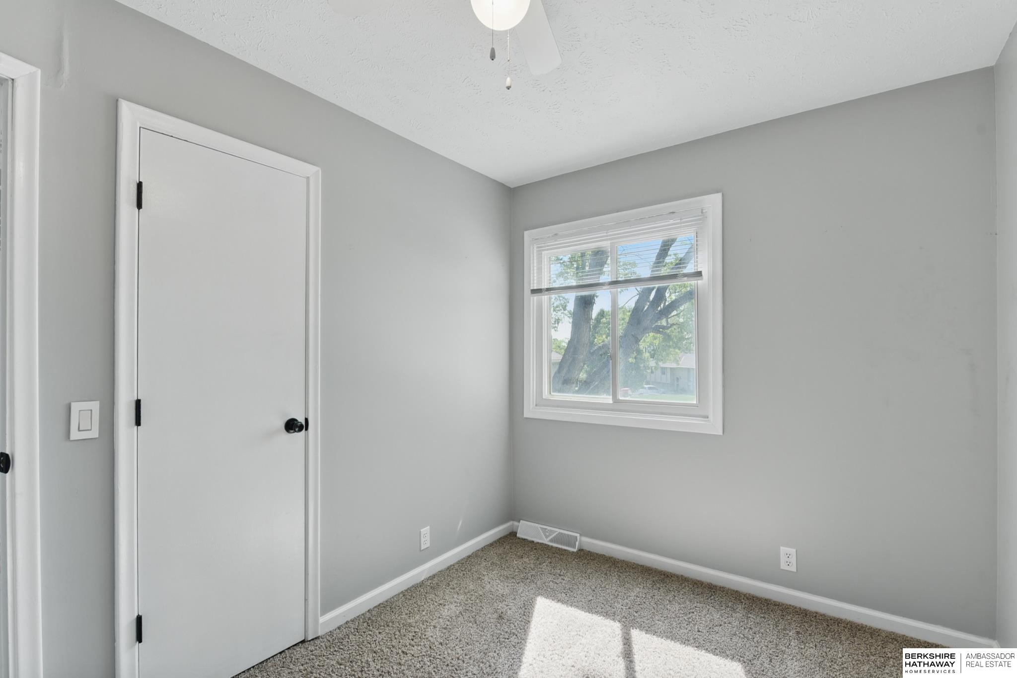 Omaha, Nebraska 68164, United States, 3 Bedrooms Bedrooms, ,2 BathroomsBathrooms,Residential,Active,126422