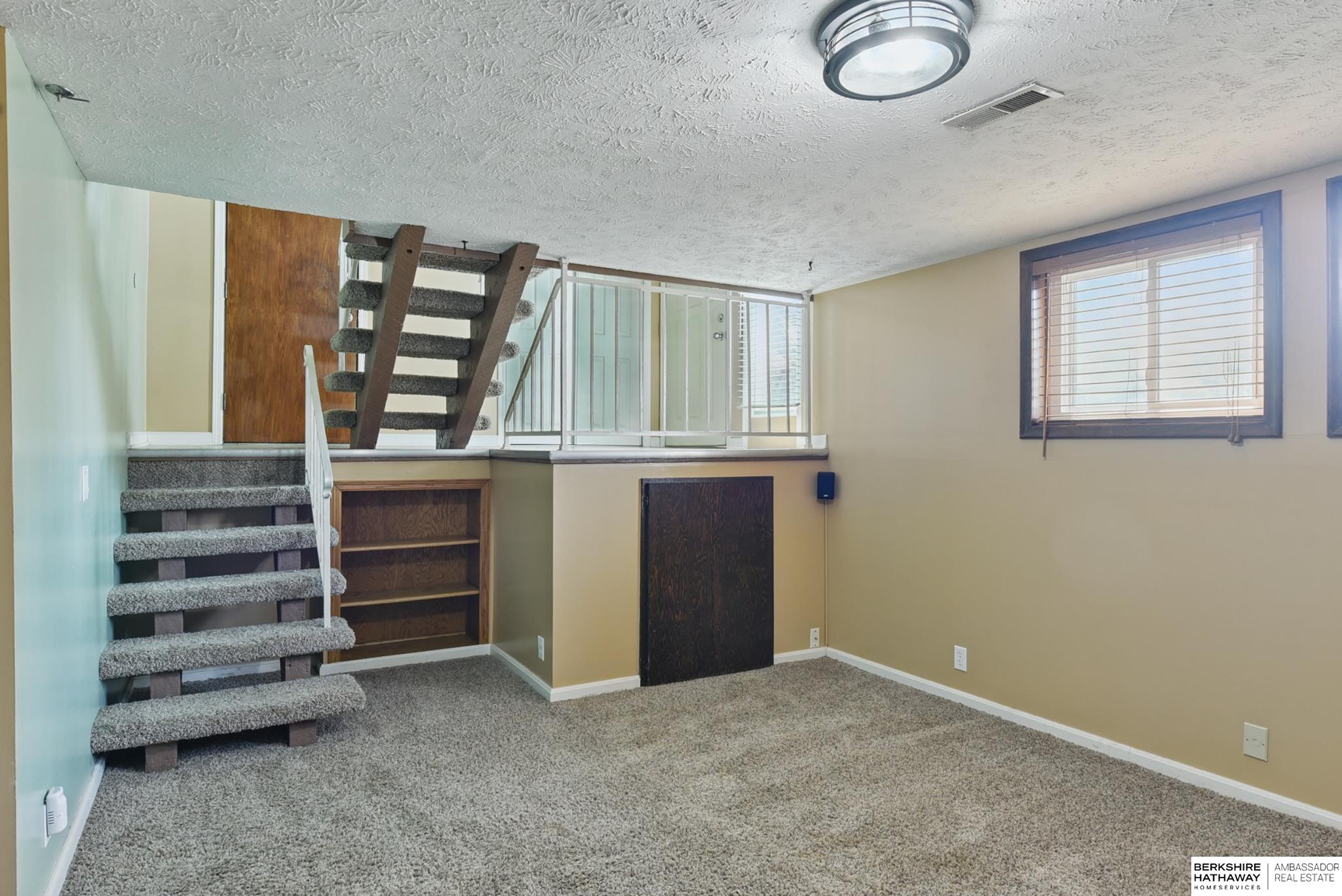 Omaha, Nebraska 68164, United States, 3 Bedrooms Bedrooms, ,2 BathroomsBathrooms,Residential,Active,126422