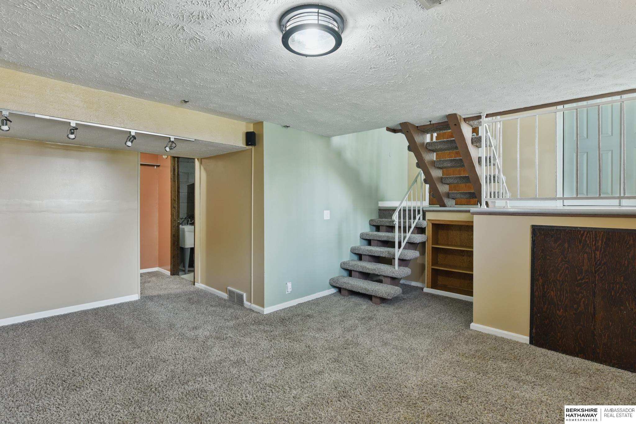 Omaha, Nebraska 68164, United States, 3 Bedrooms Bedrooms, ,2 BathroomsBathrooms,Residential,Active,126422