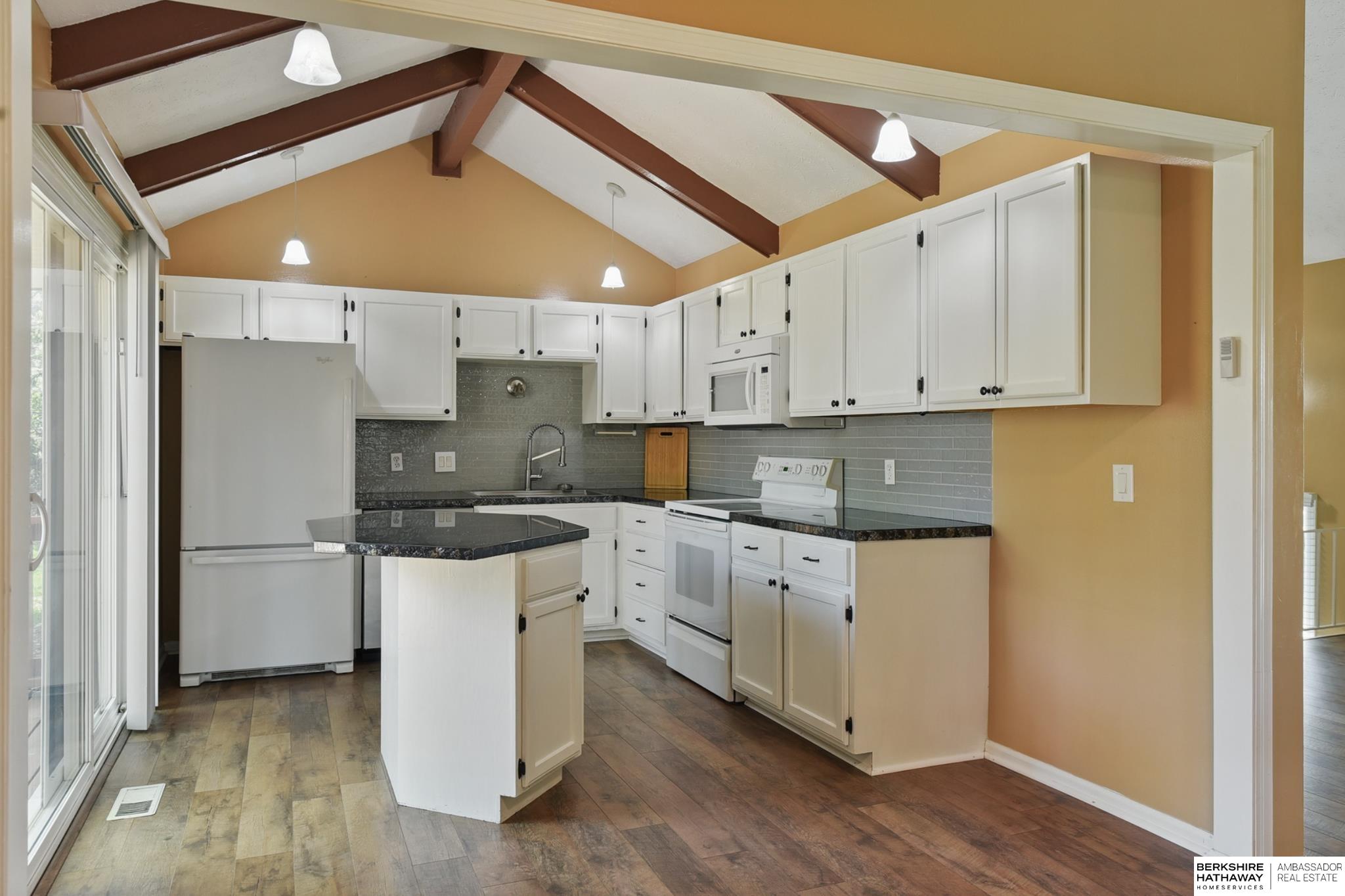 Omaha, Nebraska 68164, United States, 3 Bedrooms Bedrooms, ,2 BathroomsBathrooms,Residential,Active,126422