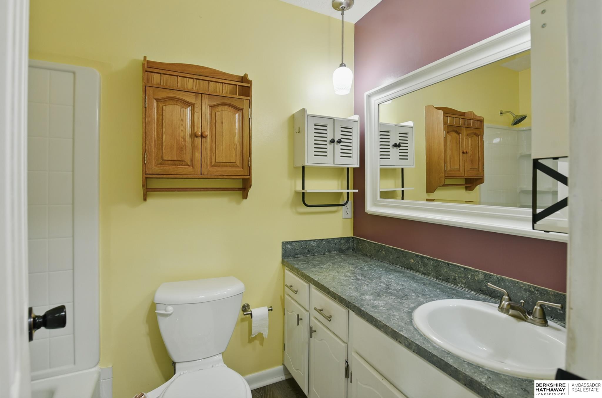 Omaha, Nebraska 68164, United States, 3 Bedrooms Bedrooms, ,2 BathroomsBathrooms,Residential,Active,126422