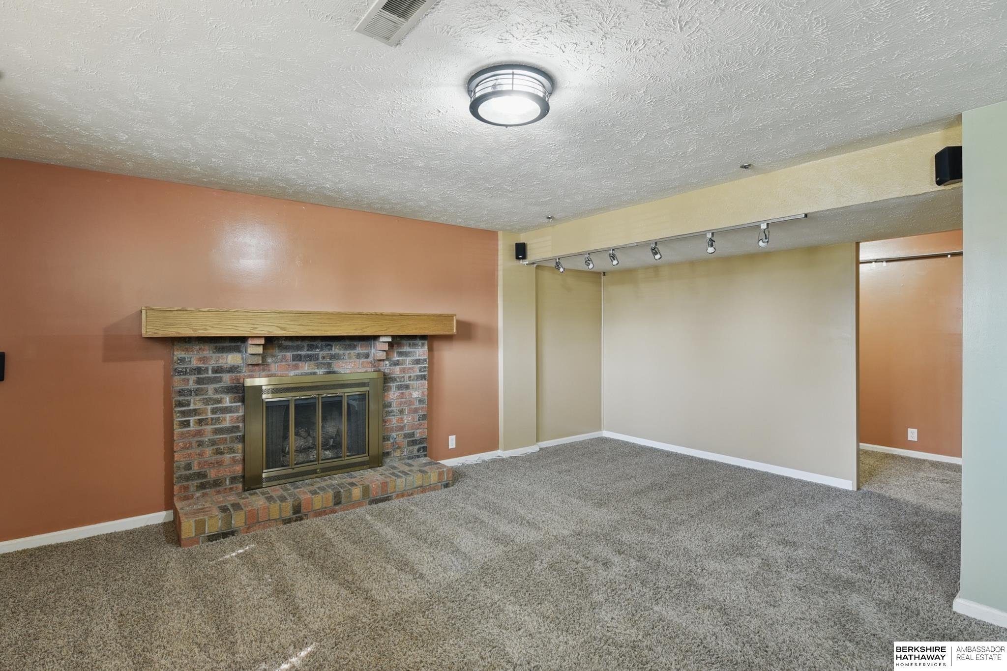 Omaha, Nebraska 68164, United States, 3 Bedrooms Bedrooms, ,2 BathroomsBathrooms,Residential,Active,126422