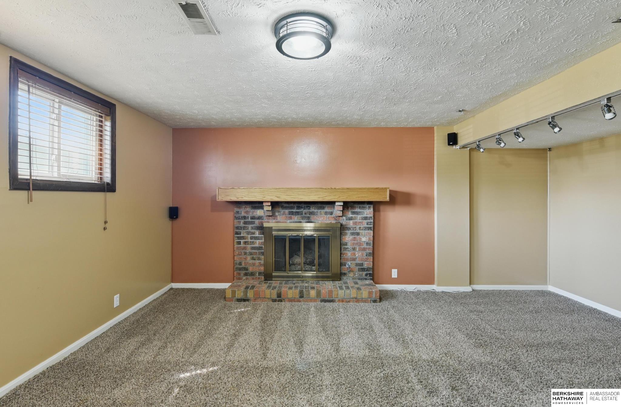 Omaha, Nebraska 68164, United States, 3 Bedrooms Bedrooms, ,2 BathroomsBathrooms,Residential,Active,126422