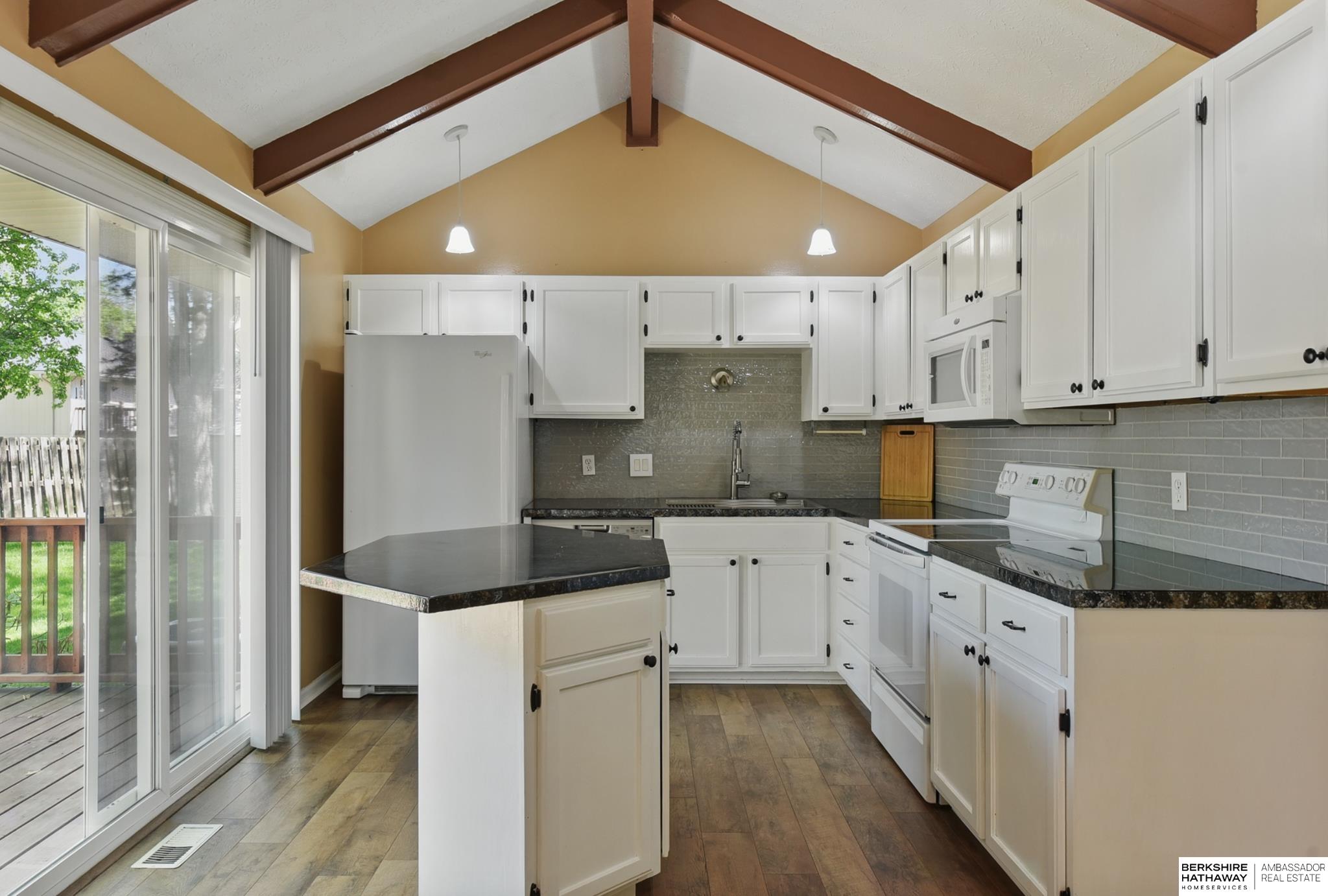 Omaha, Nebraska 68164, United States, 3 Bedrooms Bedrooms, ,2 BathroomsBathrooms,Residential,Active,126422