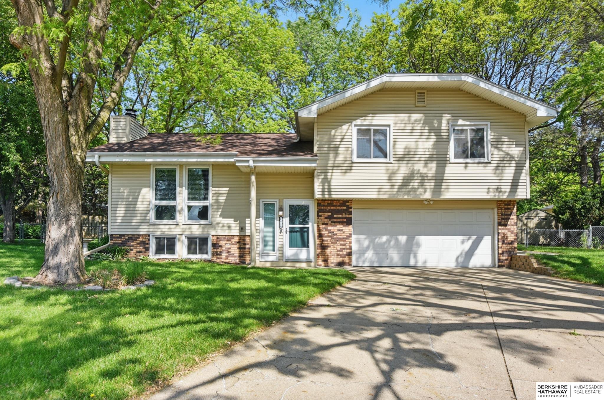 Omaha, Nebraska 68164, United States, 3 Bedrooms Bedrooms, ,2 BathroomsBathrooms,Residential,Active,126422