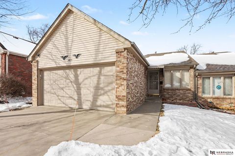 Photo of 4828 High Street, Lincoln, NE 68506 (MLS # 22604914)