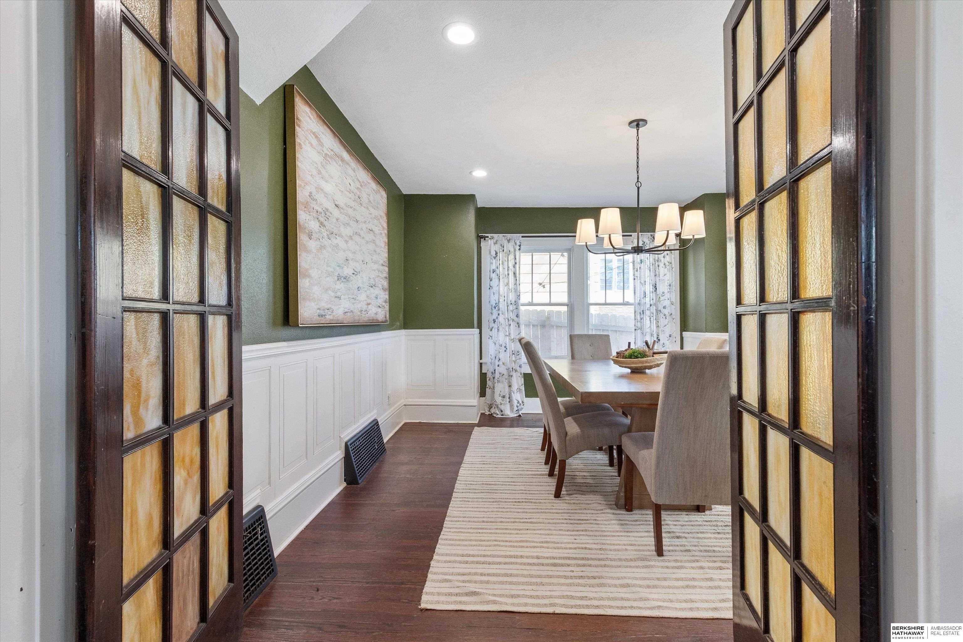 Plattsmouth, Nebraska 68048, United States, 5 Bedrooms Bedrooms, ,2 BathroomsBathrooms,Residential,Active,244532