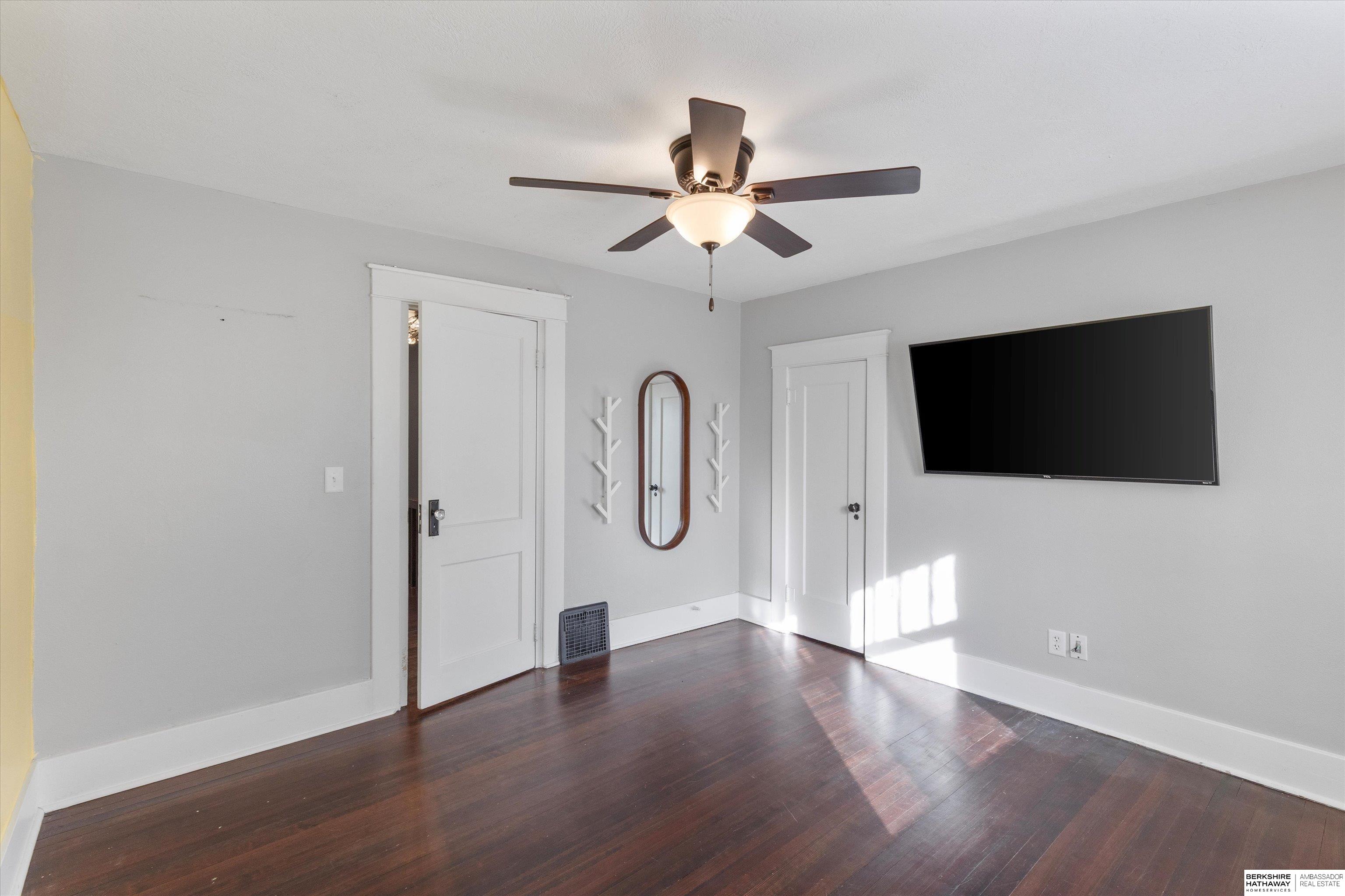 Plattsmouth, Nebraska 68048, United States, 5 Bedrooms Bedrooms, ,2 BathroomsBathrooms,Residential,Active,244532