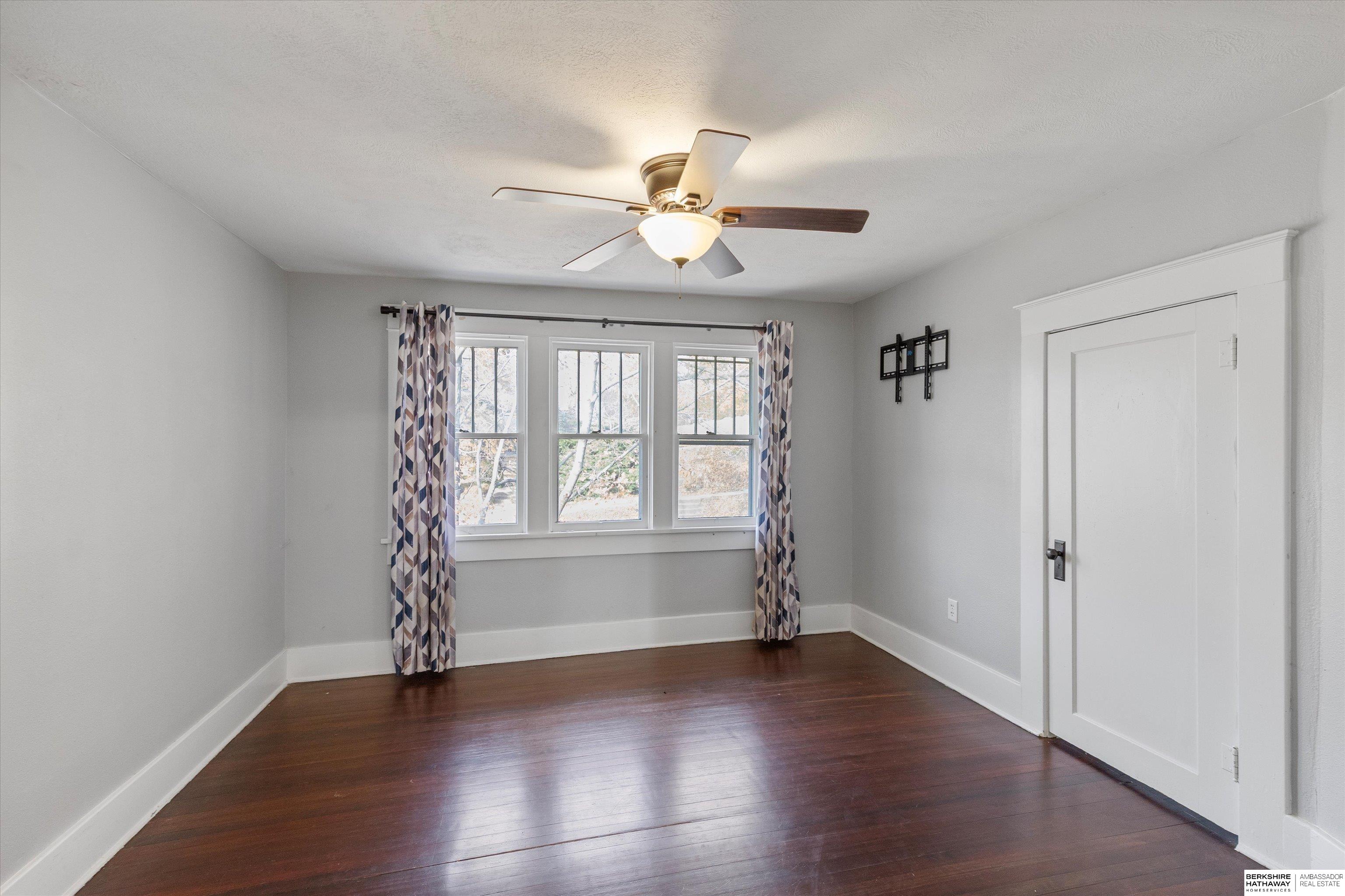 Plattsmouth, Nebraska 68048, United States, 5 Bedrooms Bedrooms, ,2 BathroomsBathrooms,Residential,Active,244532