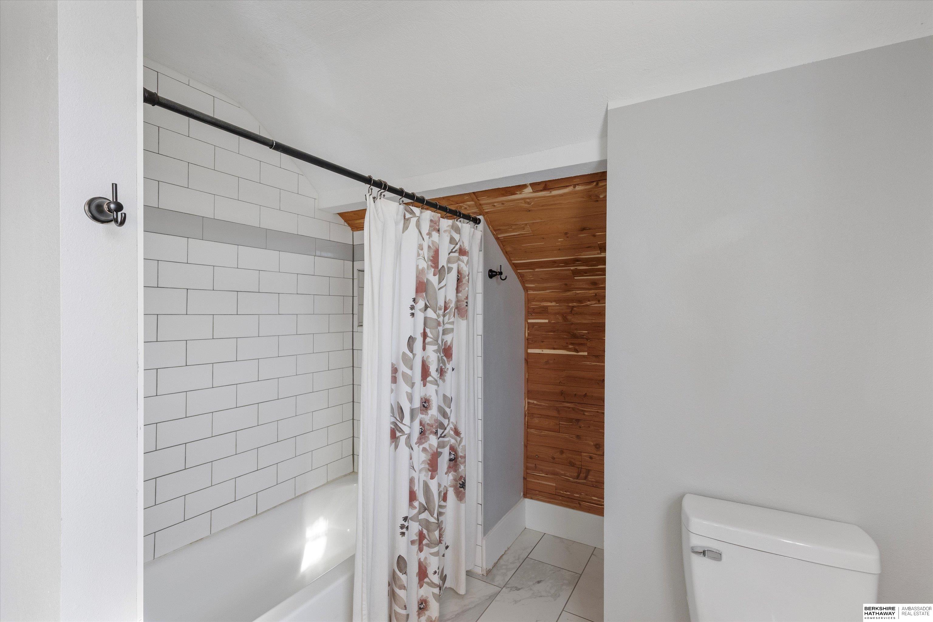 Plattsmouth, Nebraska 68048, United States, 5 Bedrooms Bedrooms, ,2 BathroomsBathrooms,Residential,Active,244532