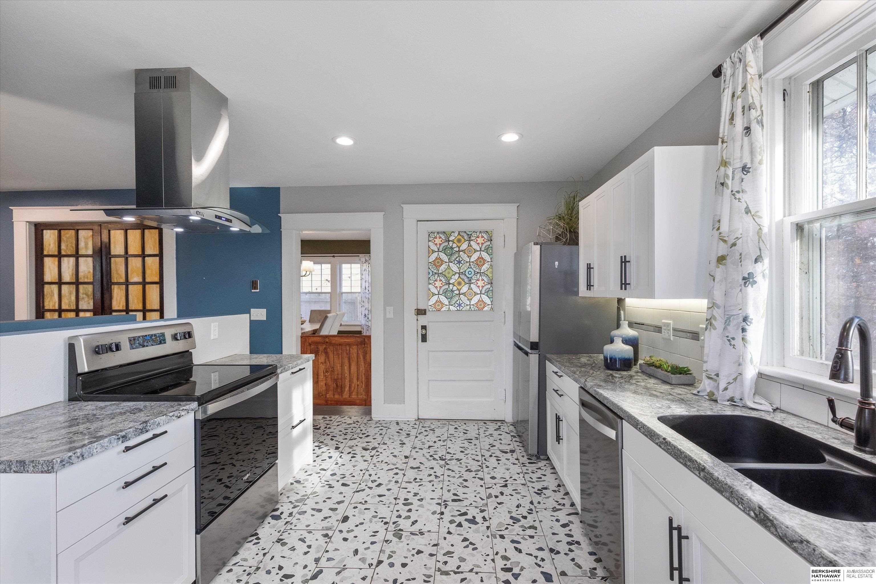 Plattsmouth, Nebraska 68048, United States, 5 Bedrooms Bedrooms, ,2 BathroomsBathrooms,Residential,Active,244532