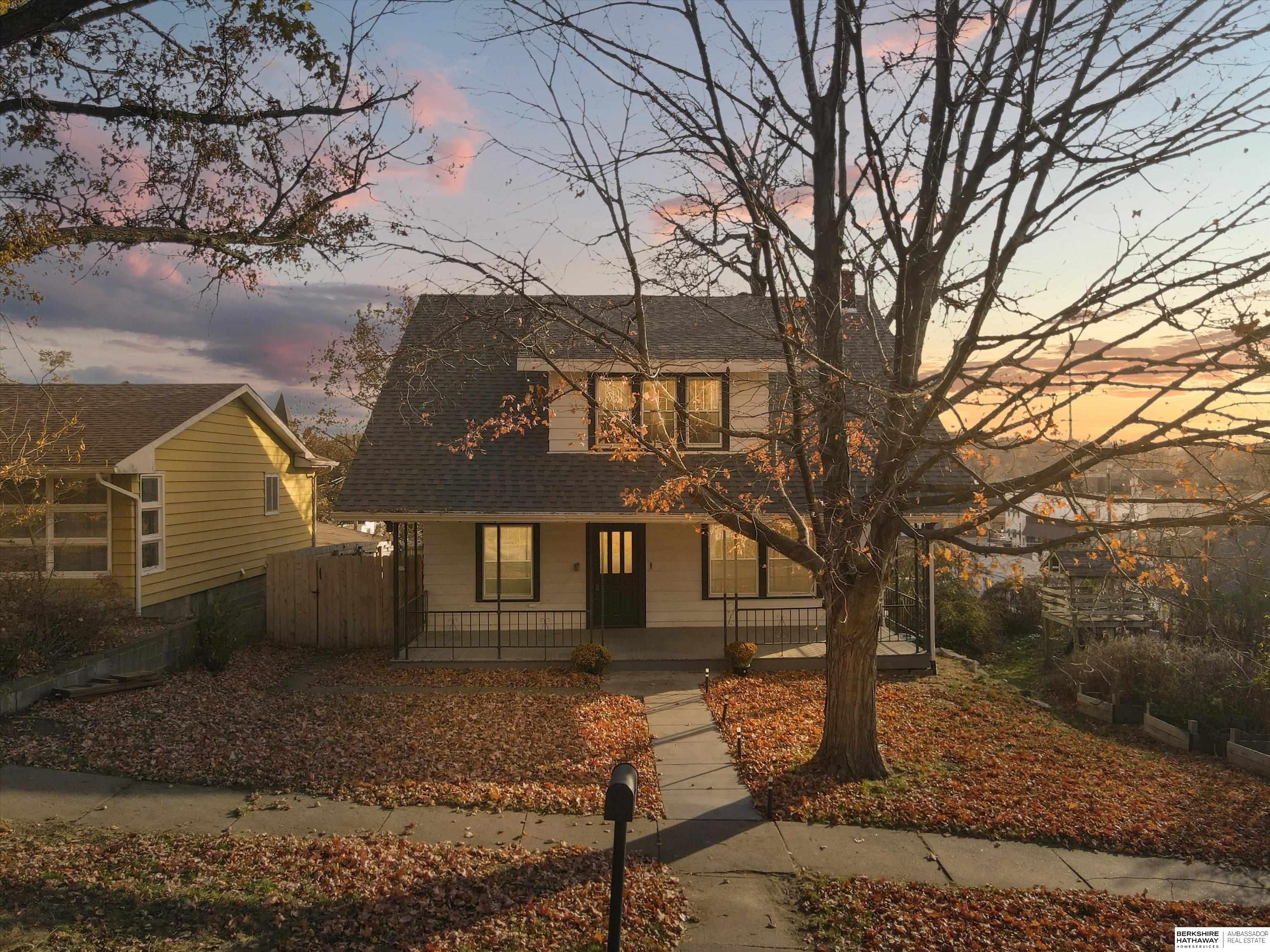 Plattsmouth, Nebraska 68048, United States, 5 Bedrooms Bedrooms, ,2 BathroomsBathrooms,Residential,Active,244532