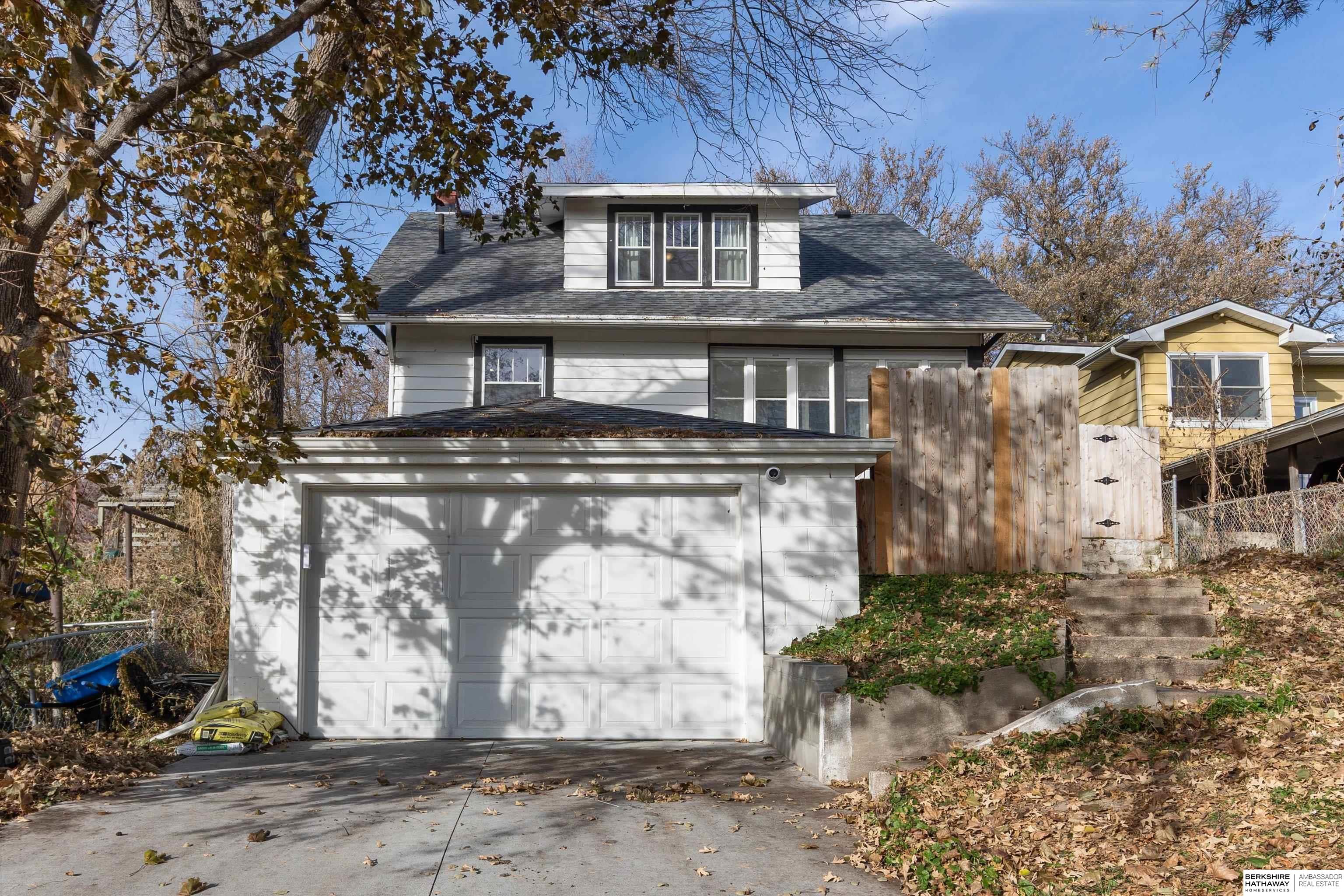 Plattsmouth, Nebraska 68048, United States, 5 Bedrooms Bedrooms, ,2 BathroomsBathrooms,Residential,Active,244532