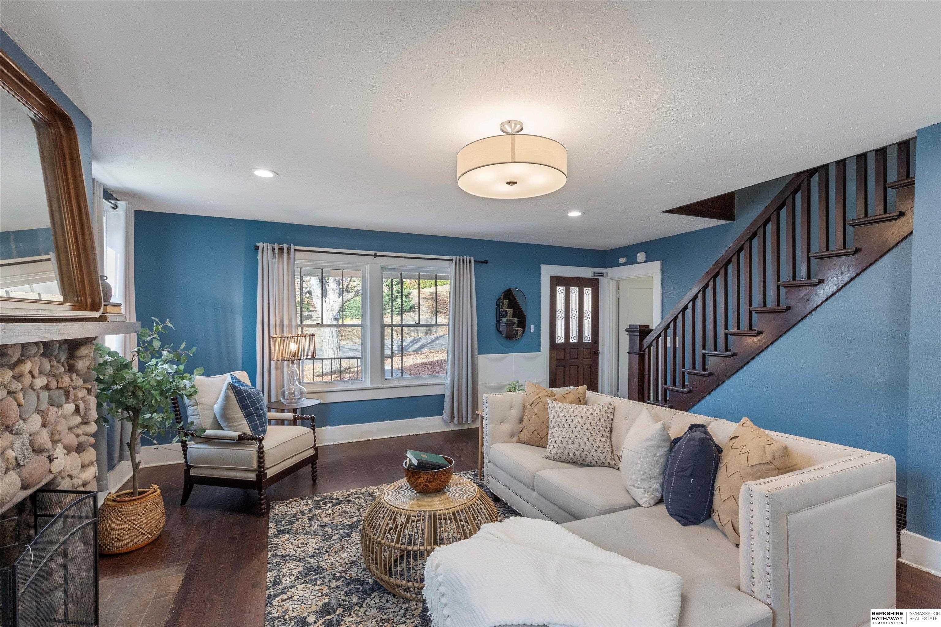 Plattsmouth, Nebraska 68048, United States, 5 Bedrooms Bedrooms, ,2 BathroomsBathrooms,Residential,Active,244532