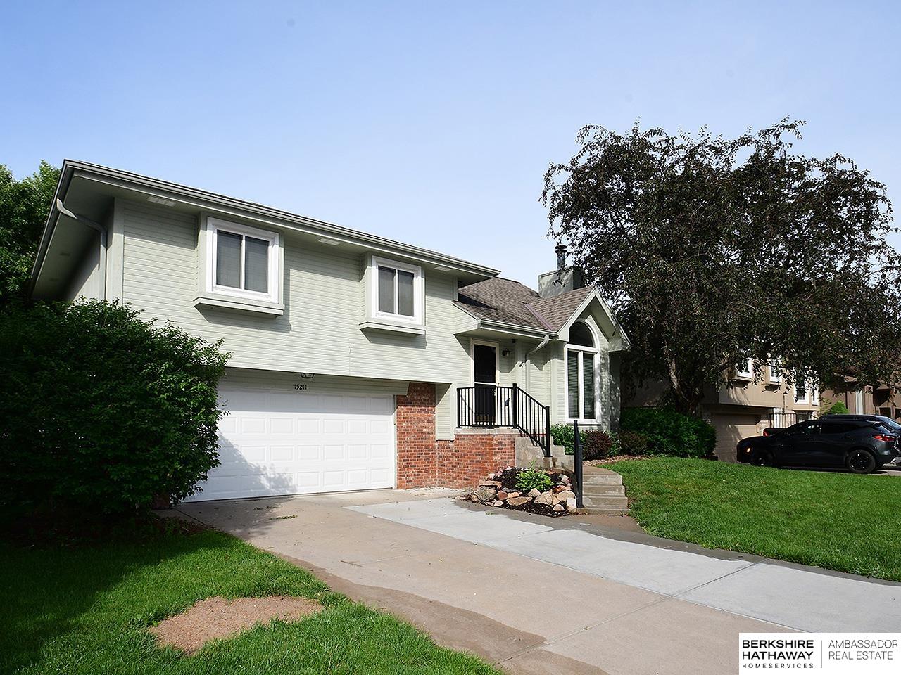 Omaha, Nebraska 68144, United States, 3 Bedrooms Bedrooms, ,2 BathroomsBathrooms,Residential,Active,154880