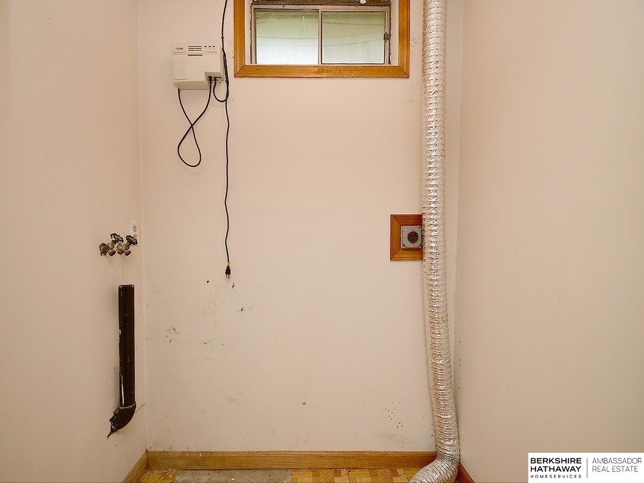 Omaha, Nebraska 68144, United States, 3 Bedrooms Bedrooms, ,2 BathroomsBathrooms,Residential,Active,154880