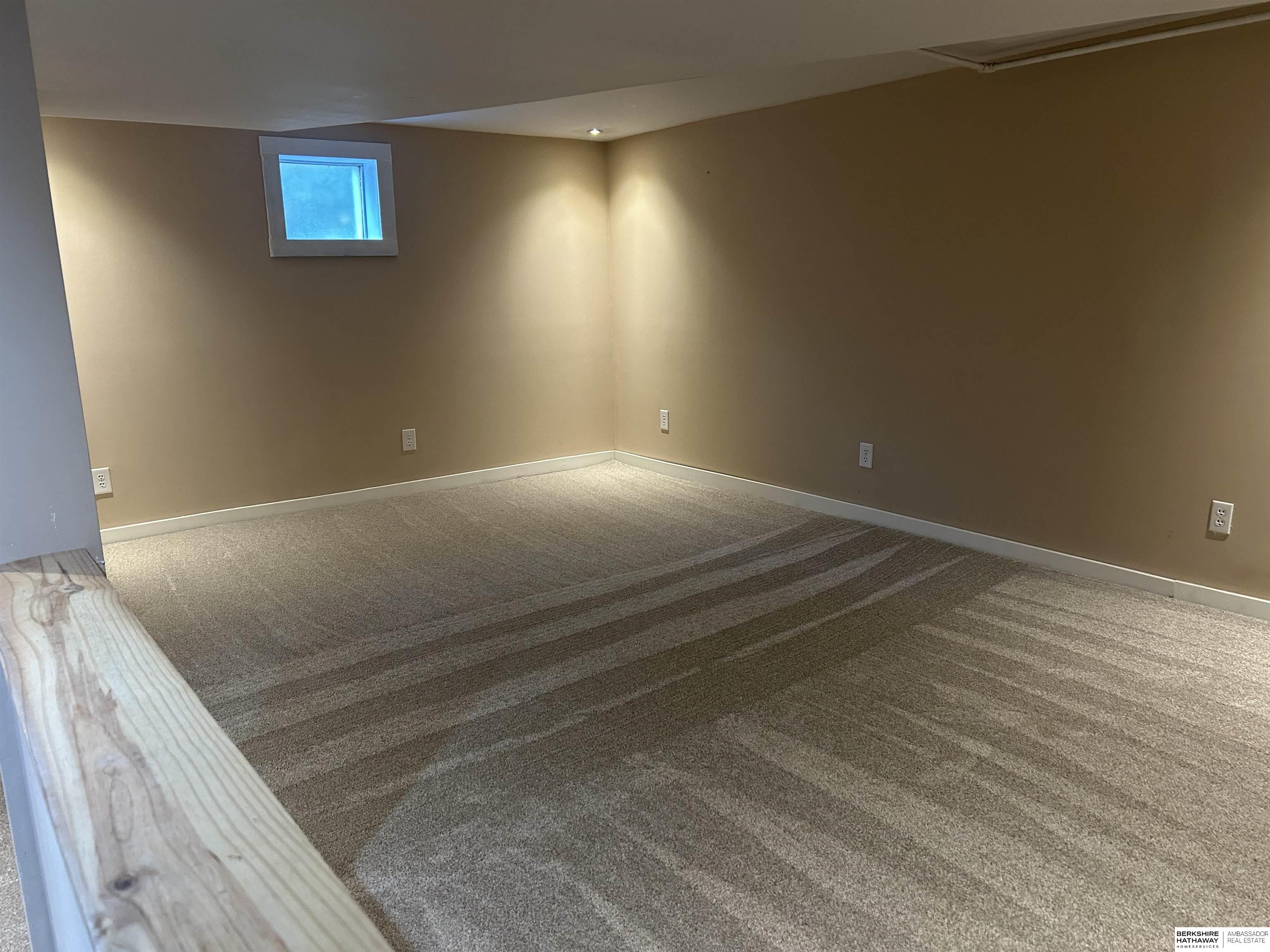 Omaha, Nebraska 68131, United States, 3 Bedrooms Bedrooms, ,2 BathroomsBathrooms,Residential,Active,232477