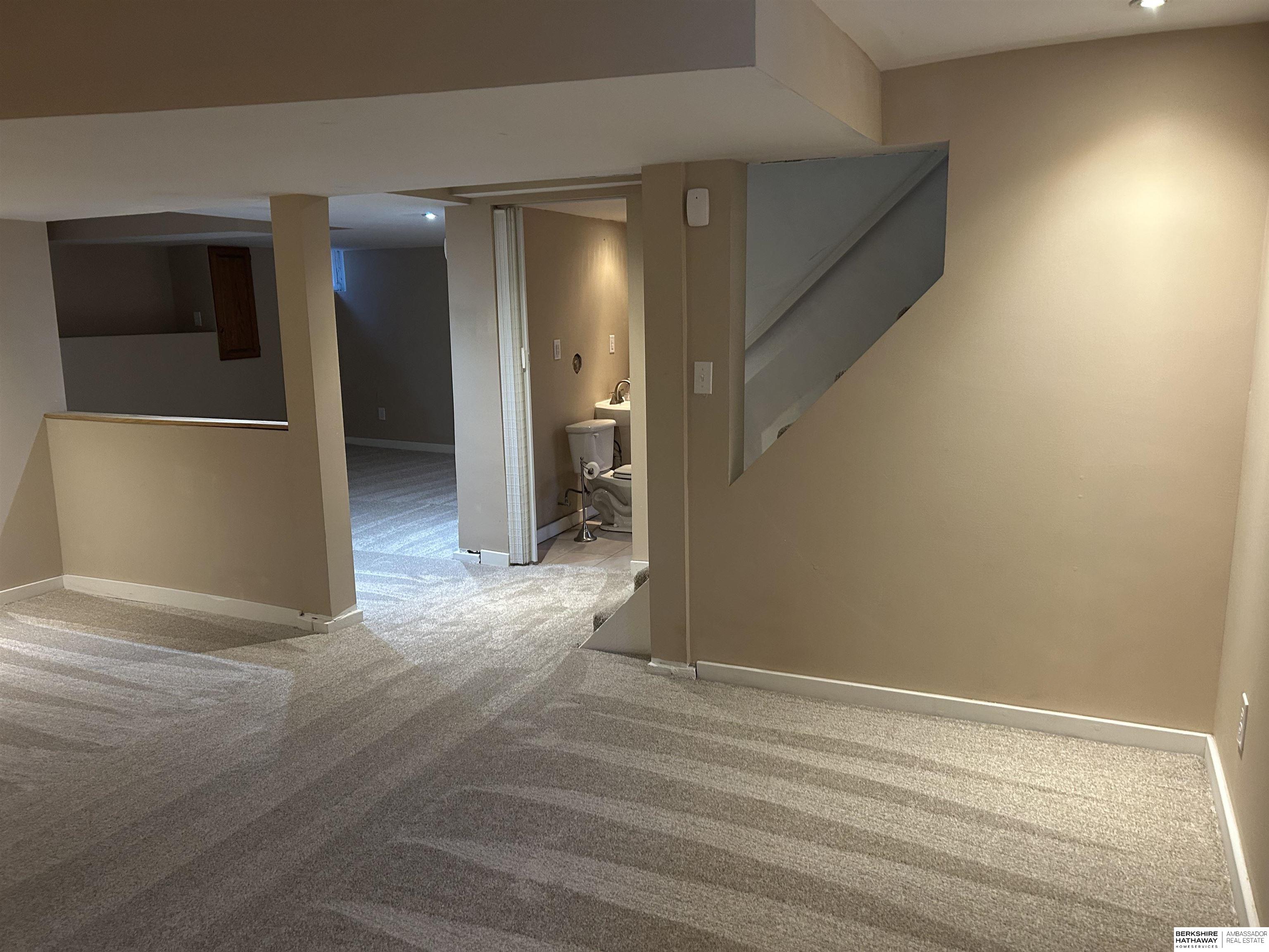 Omaha, Nebraska 68131, United States, 3 Bedrooms Bedrooms, ,2 BathroomsBathrooms,Residential,Active,232477