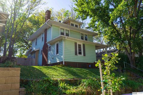 Photo of 4161 Cass Street, Omaha, NE 68131 (MLS # 22530635) Photo of 4161 Cass Street, Omaha, NE 68131 (MLS # 22530635)