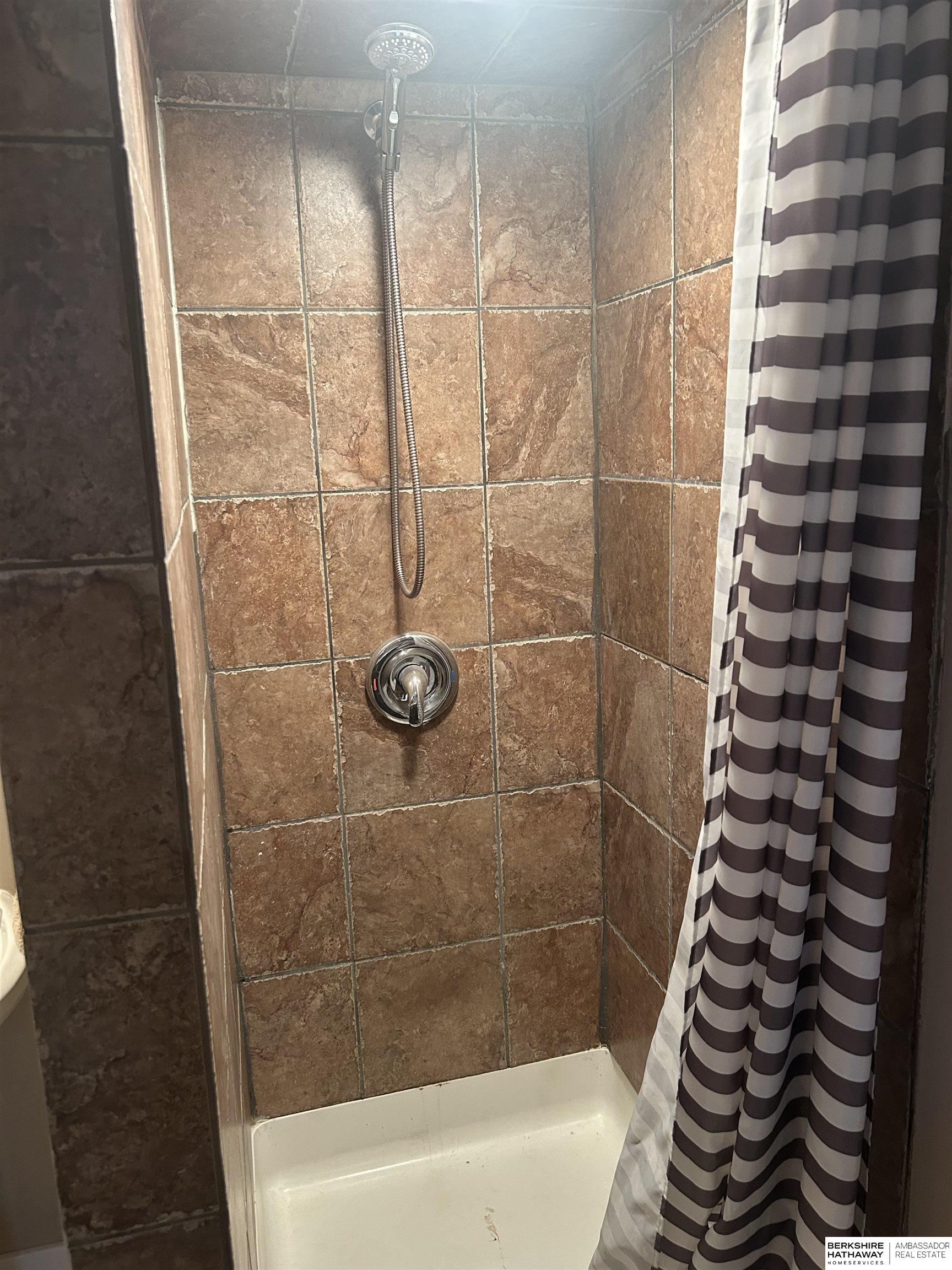 Omaha, Nebraska 68131, United States, 3 Bedrooms Bedrooms, ,2 BathroomsBathrooms,Residential,Active,232477