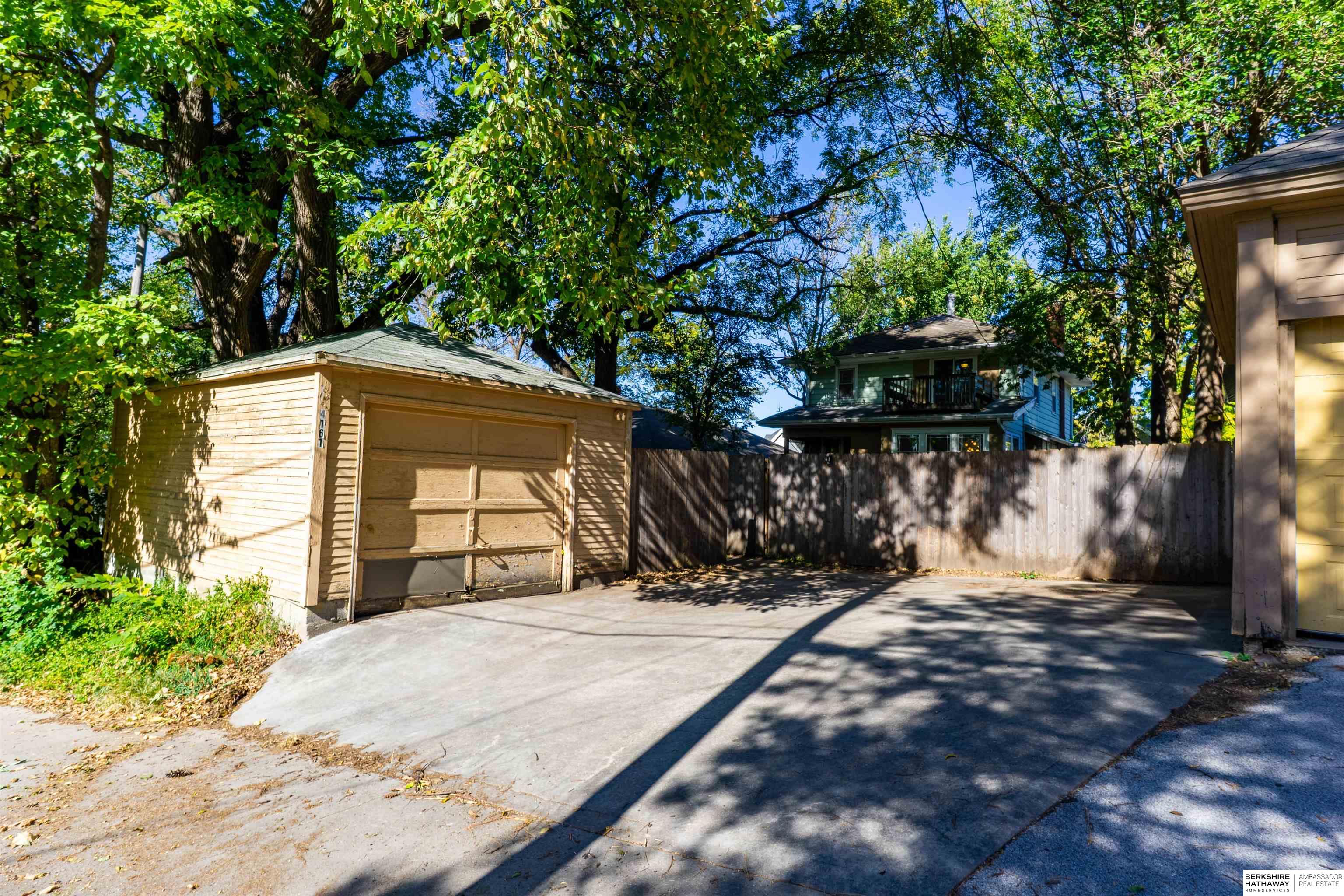 Omaha, Nebraska 68131, United States, 3 Bedrooms Bedrooms, ,2 BathroomsBathrooms,Residential,Active,232477